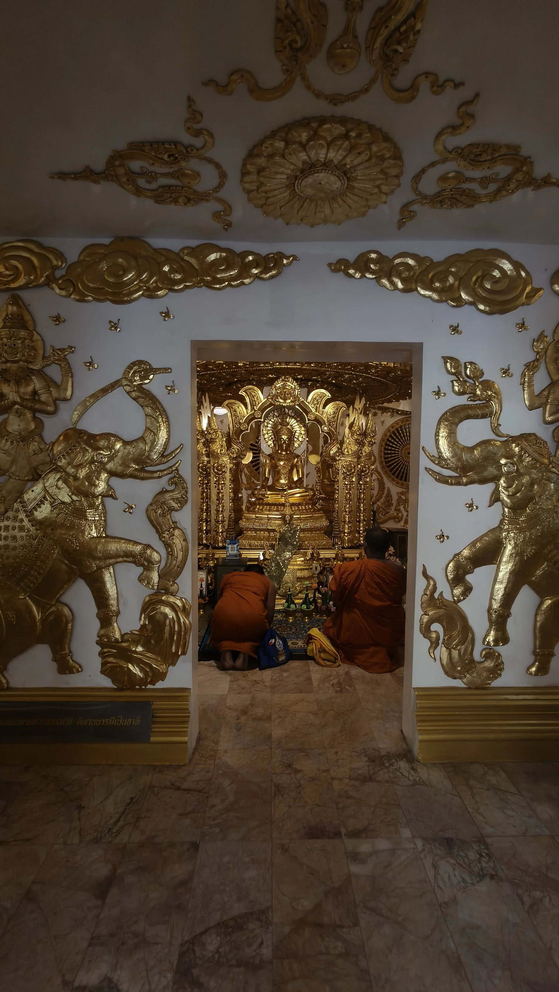 Wat Maruk Kha Nakhon (or Wat MaRukKhaNakhon) Nakhon Phanom, Thailand (12).jpg