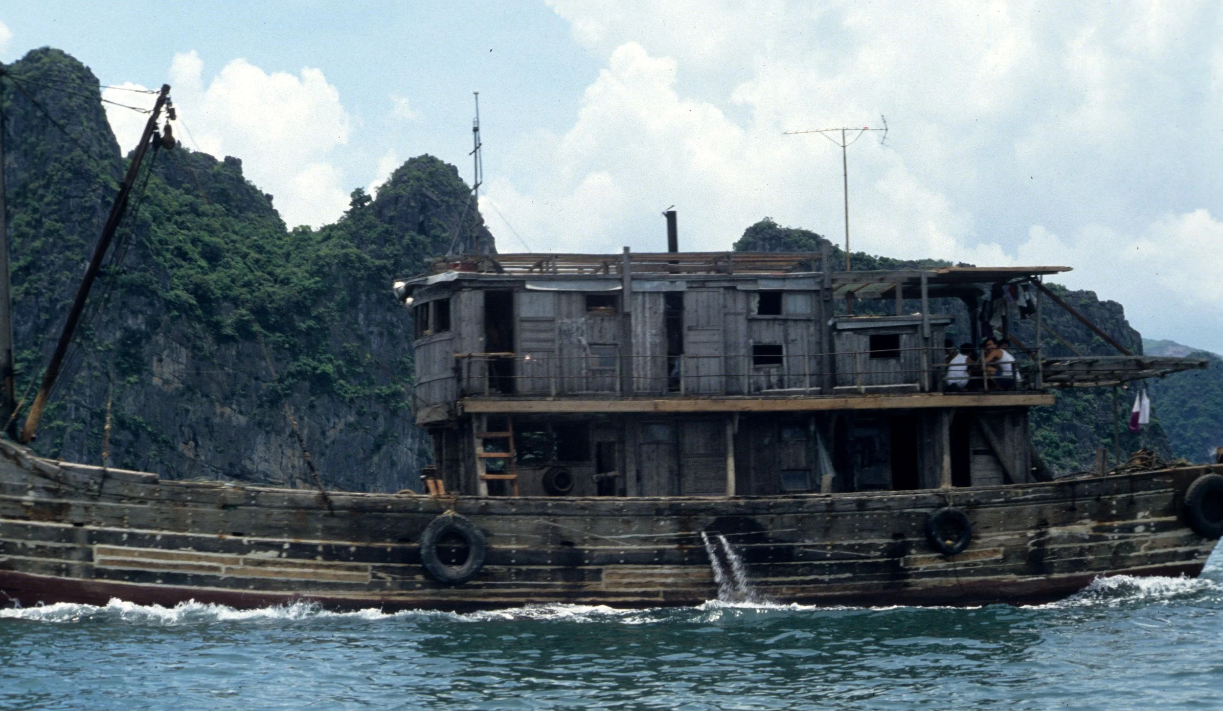 HALONG BAY - VIETNAM (8).jpg
