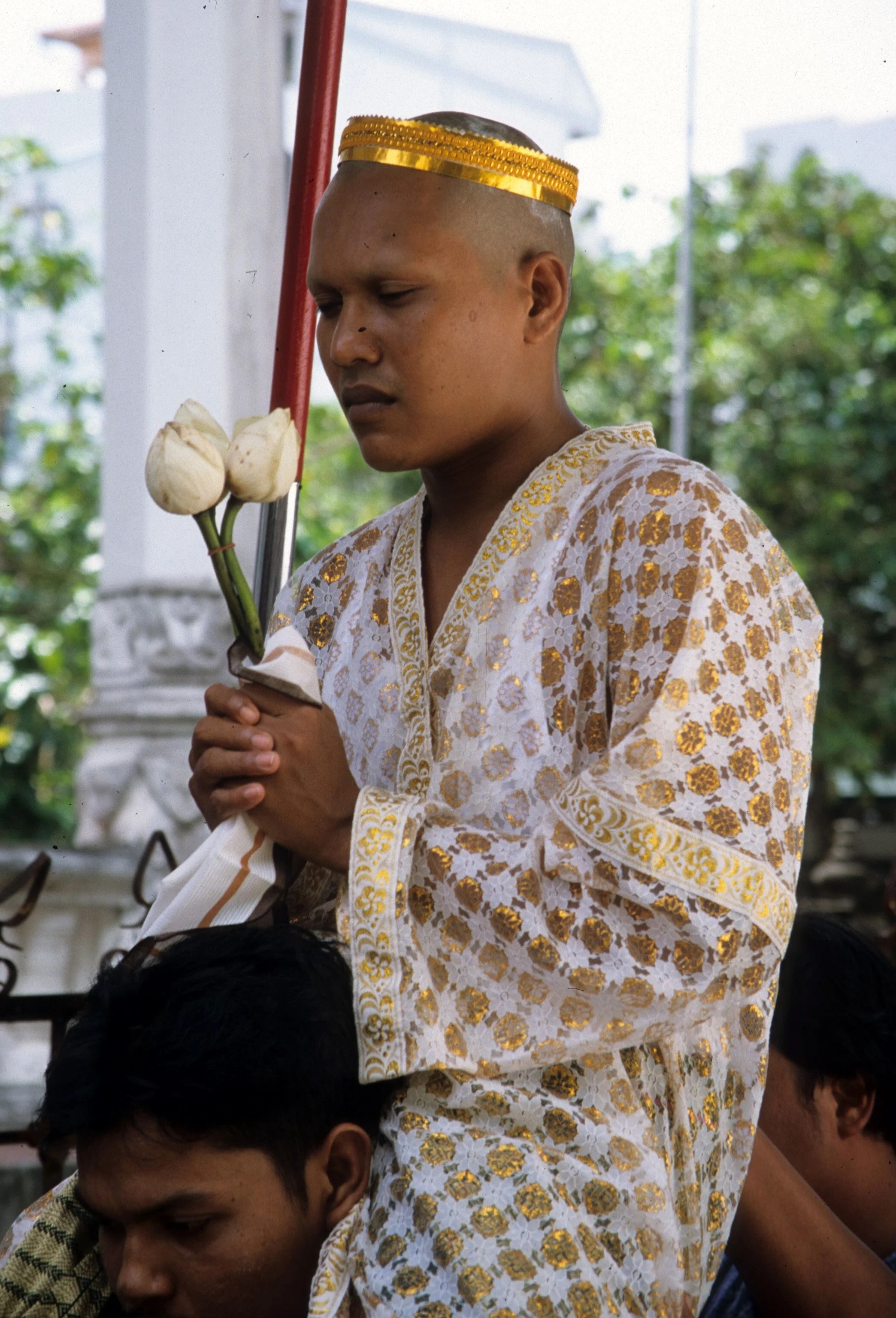 2004 Nakhonsithammarat Markets, Monks and Baby Cokie (17).jpg