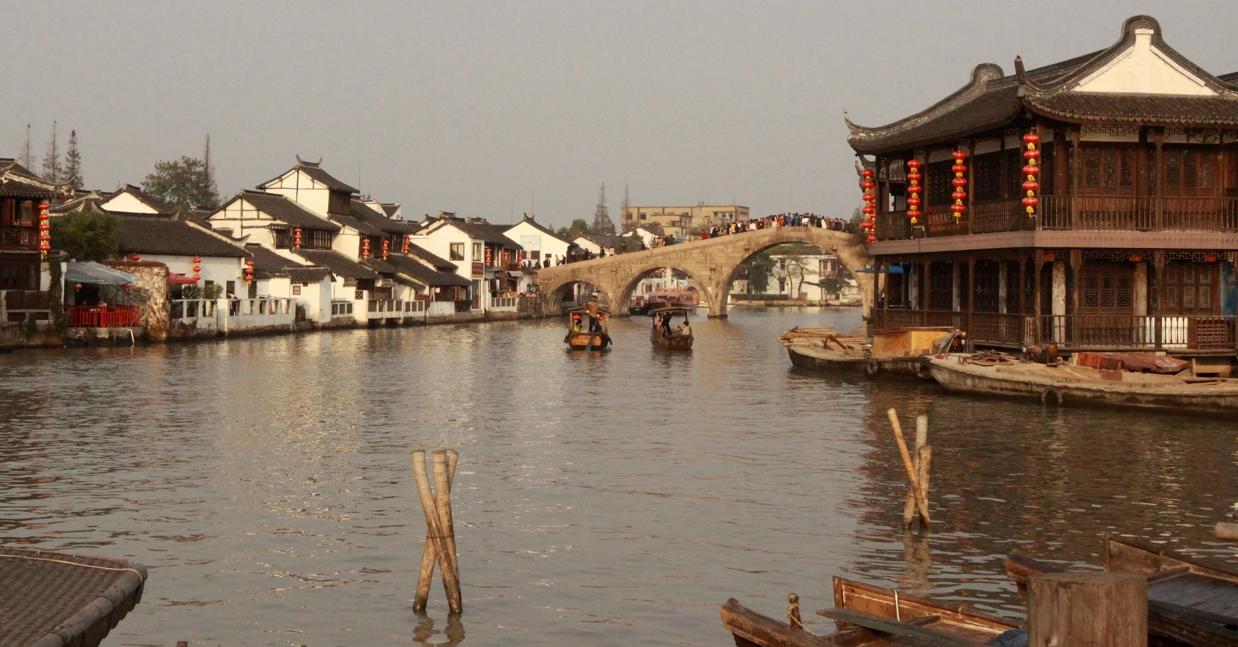 ZHUJIAJIAO WATER TOWN - NOVEMBER 20 2011 (80).JPG