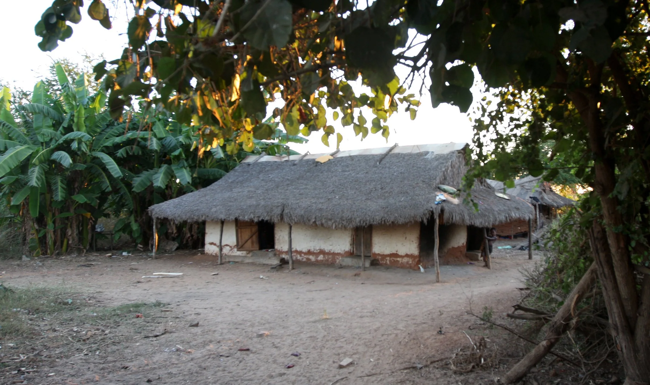 MORONDAVA MADAGASCAR - SCENES NEARBY.JPG