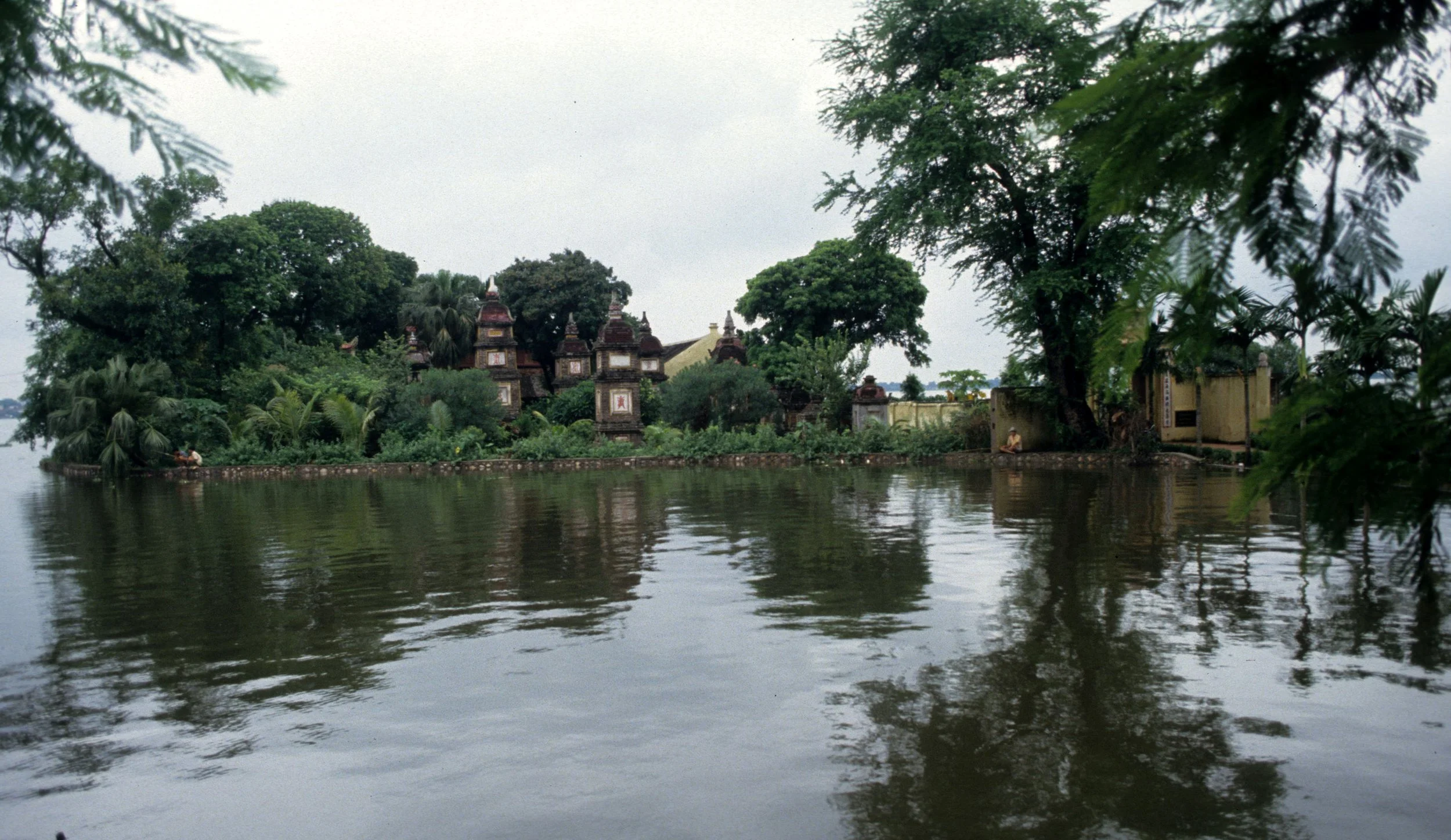HANOI - TEMPLES AND LAKE (4).jpg