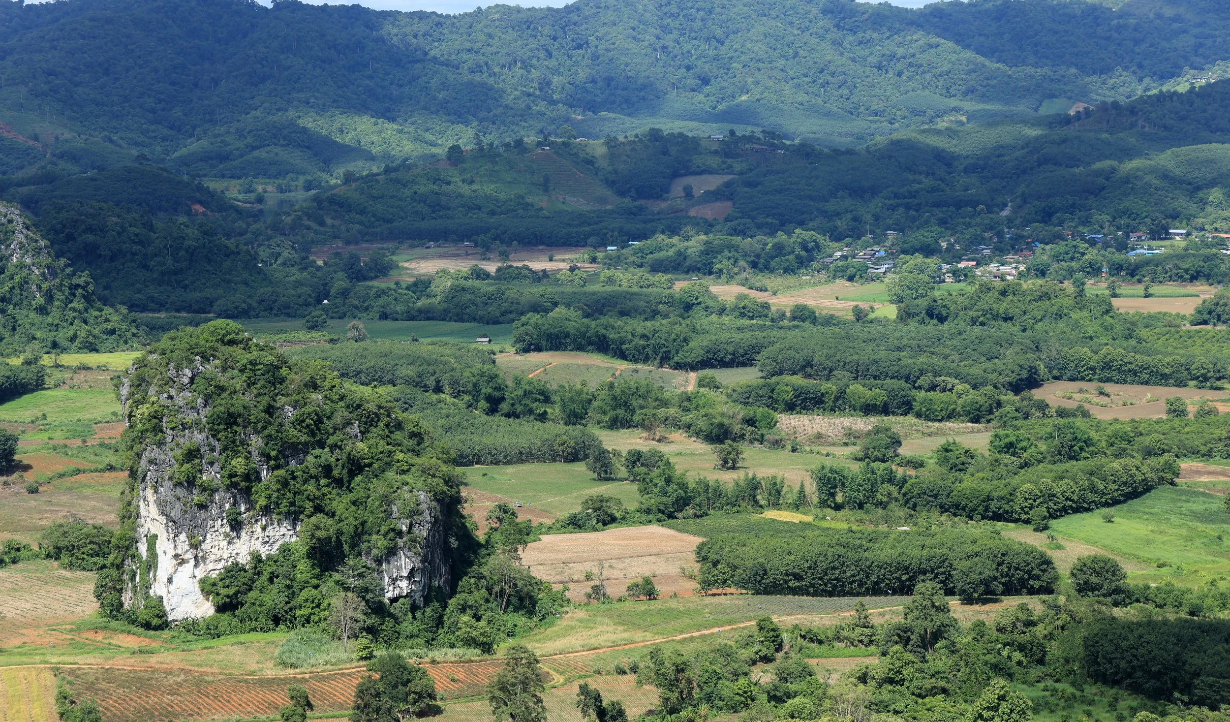 Phu Langka Viewpoint - Phayao Province Thailand (7).jpg