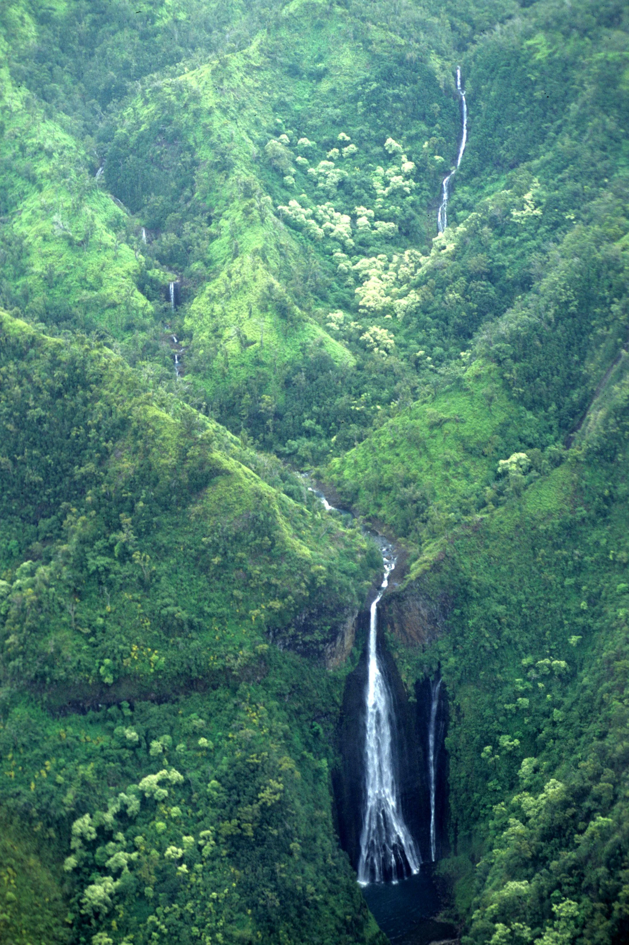 HAWAII - HAWAII - FANTASY ISLAND FALLS.jpg