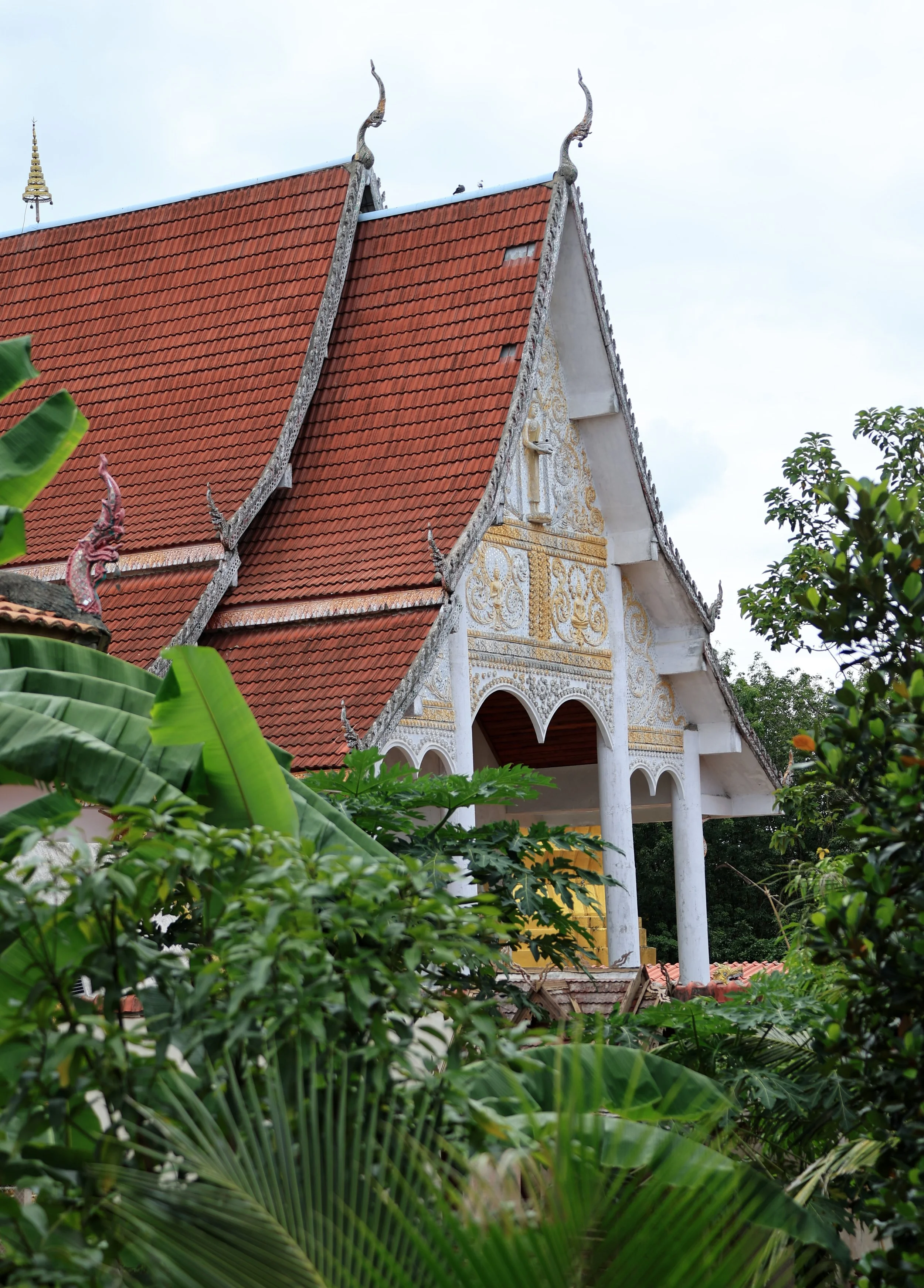 Wat Phra That Chom Chan in the Fai Kwang Subdistrict of Phayao Province, Thailand (6).jpg