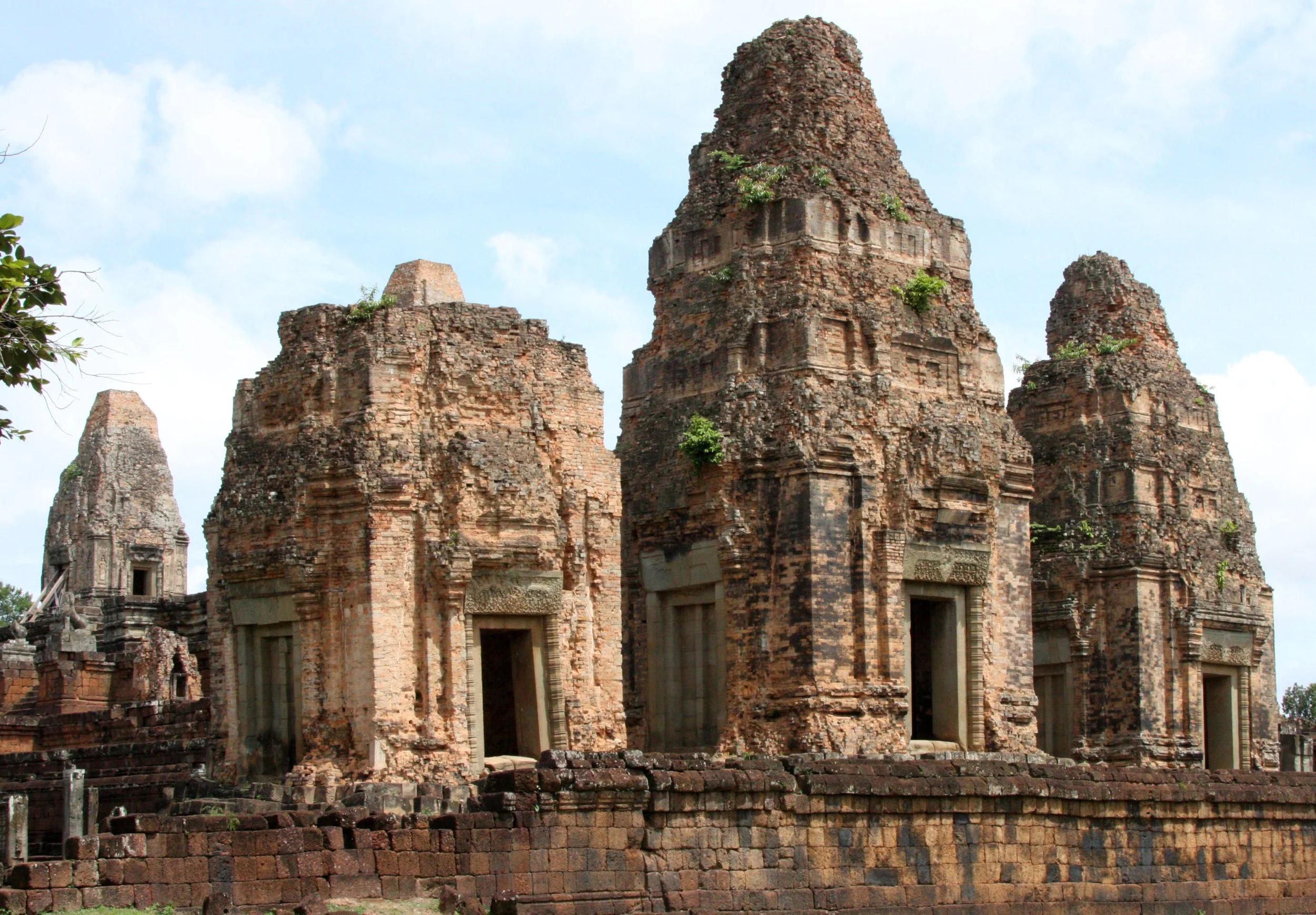 EAST MEBON TEMPLE CAMBODIA - JULY 2010 (5).JPG