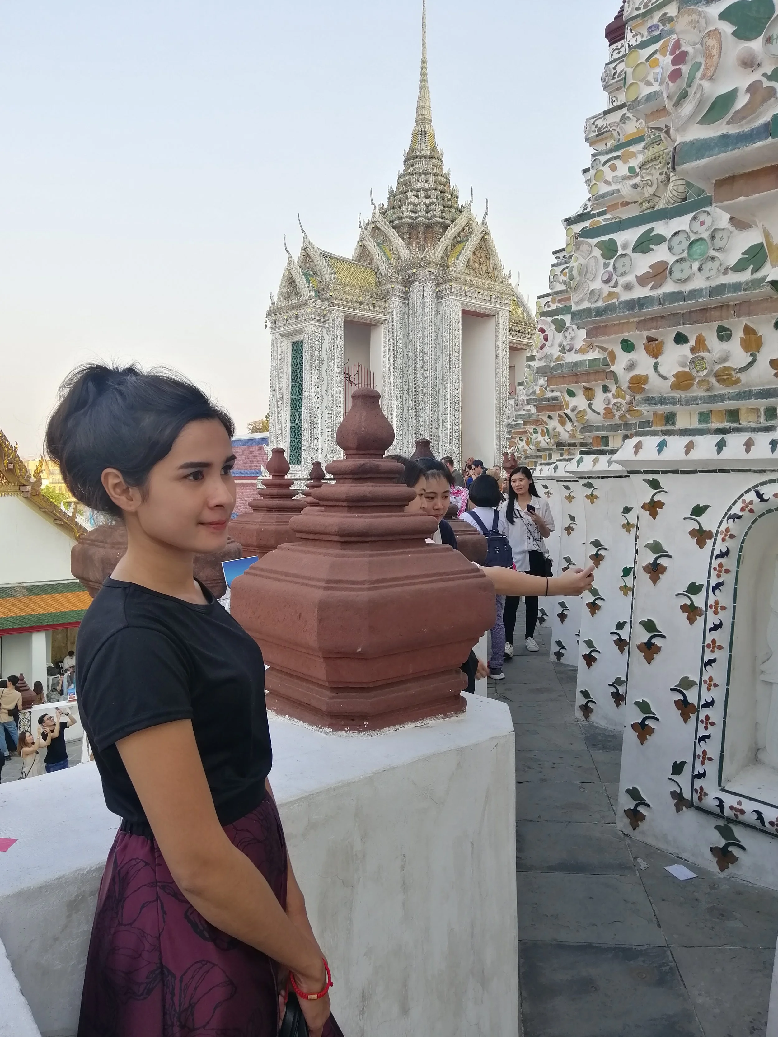 2018 Pics with Gift in Thailand (199).jpg
