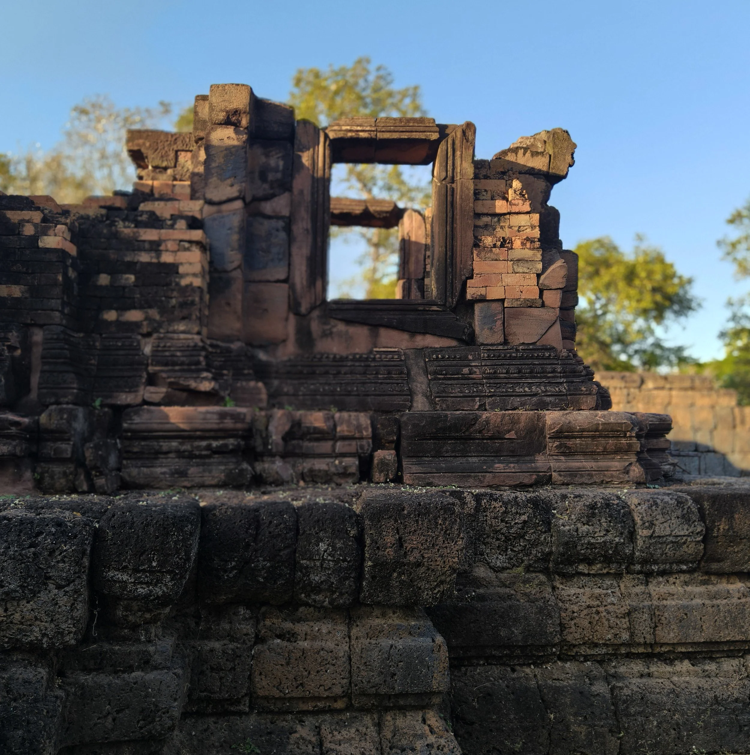 Wat Burapha Ku Ka Singh - Roi Et (18).jpg