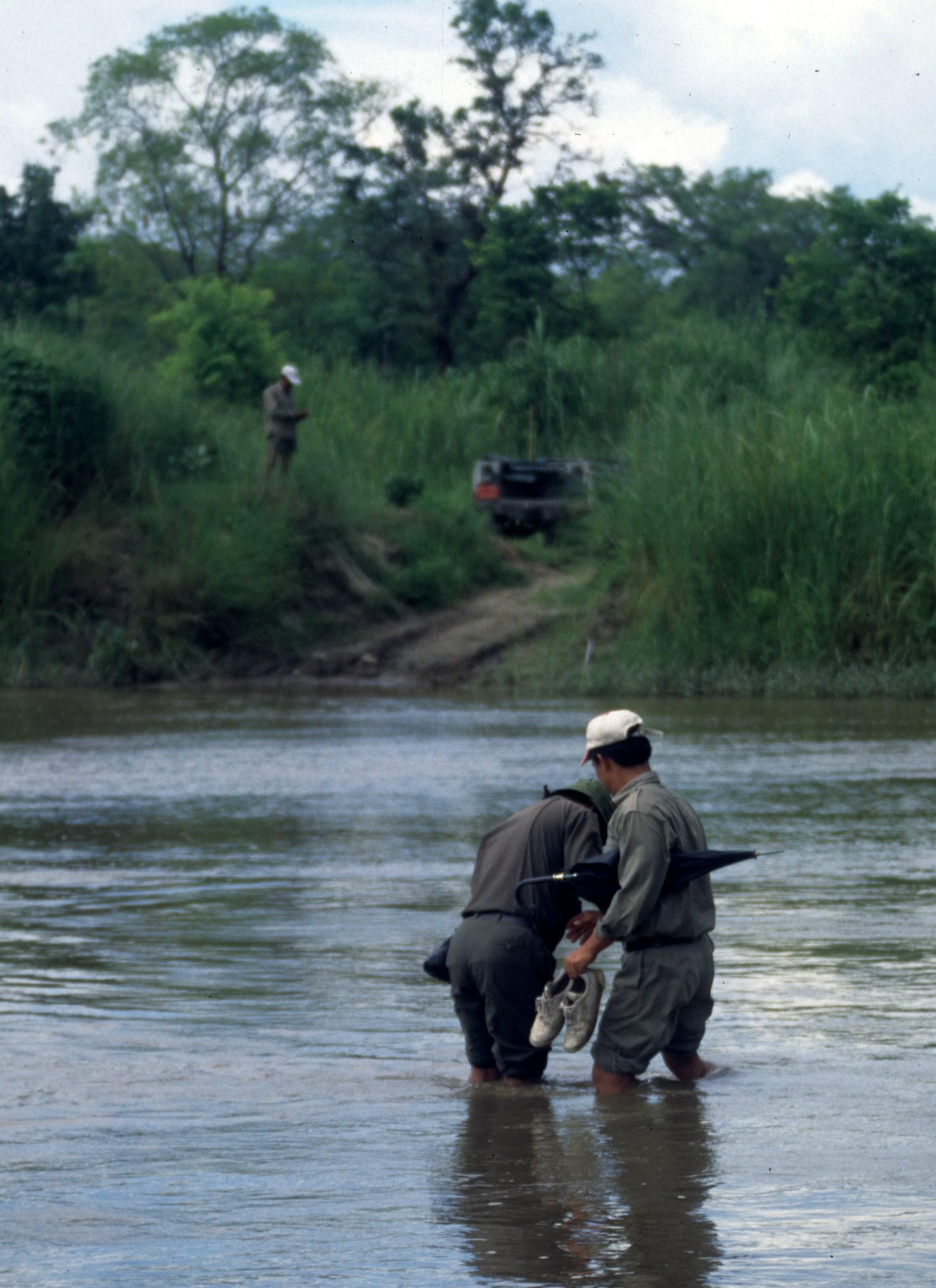 NEPAL - CHITWAN NP - RIVER CROSSING.jpg