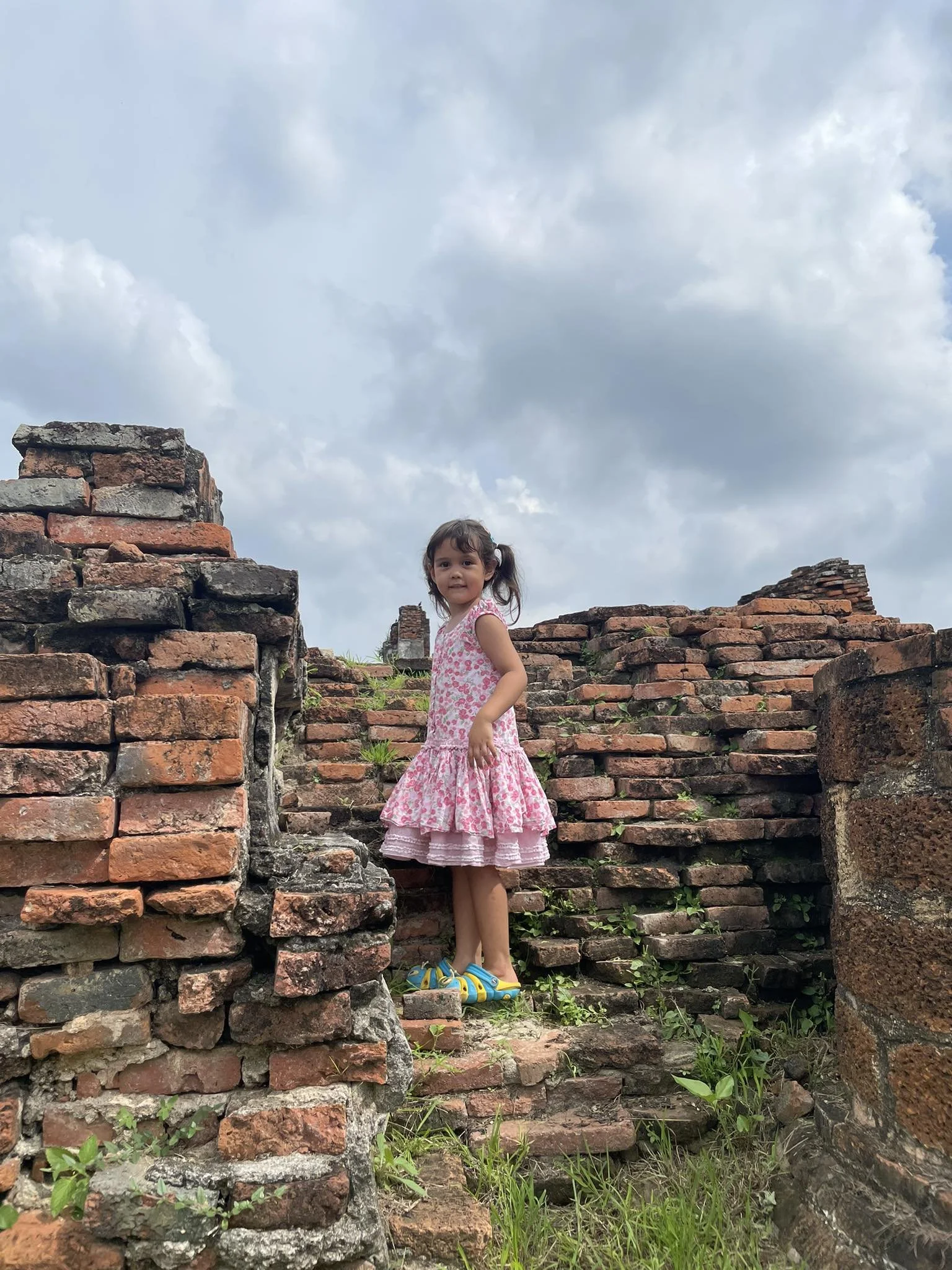 2022 Ayutthaya with Cokie. Liana & Lalita & Gift (27).jpg