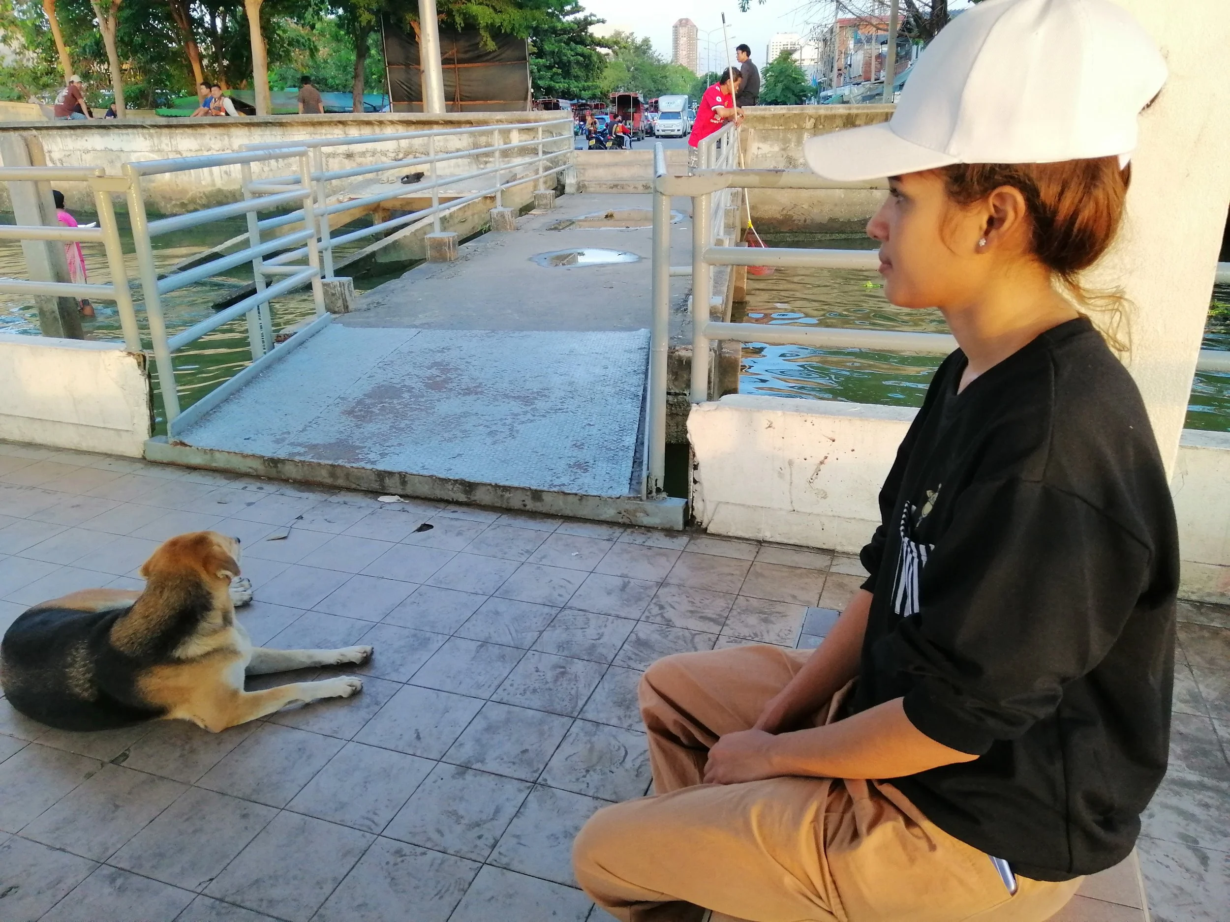 2018 Pics with Gift in Thailand (50).jpg