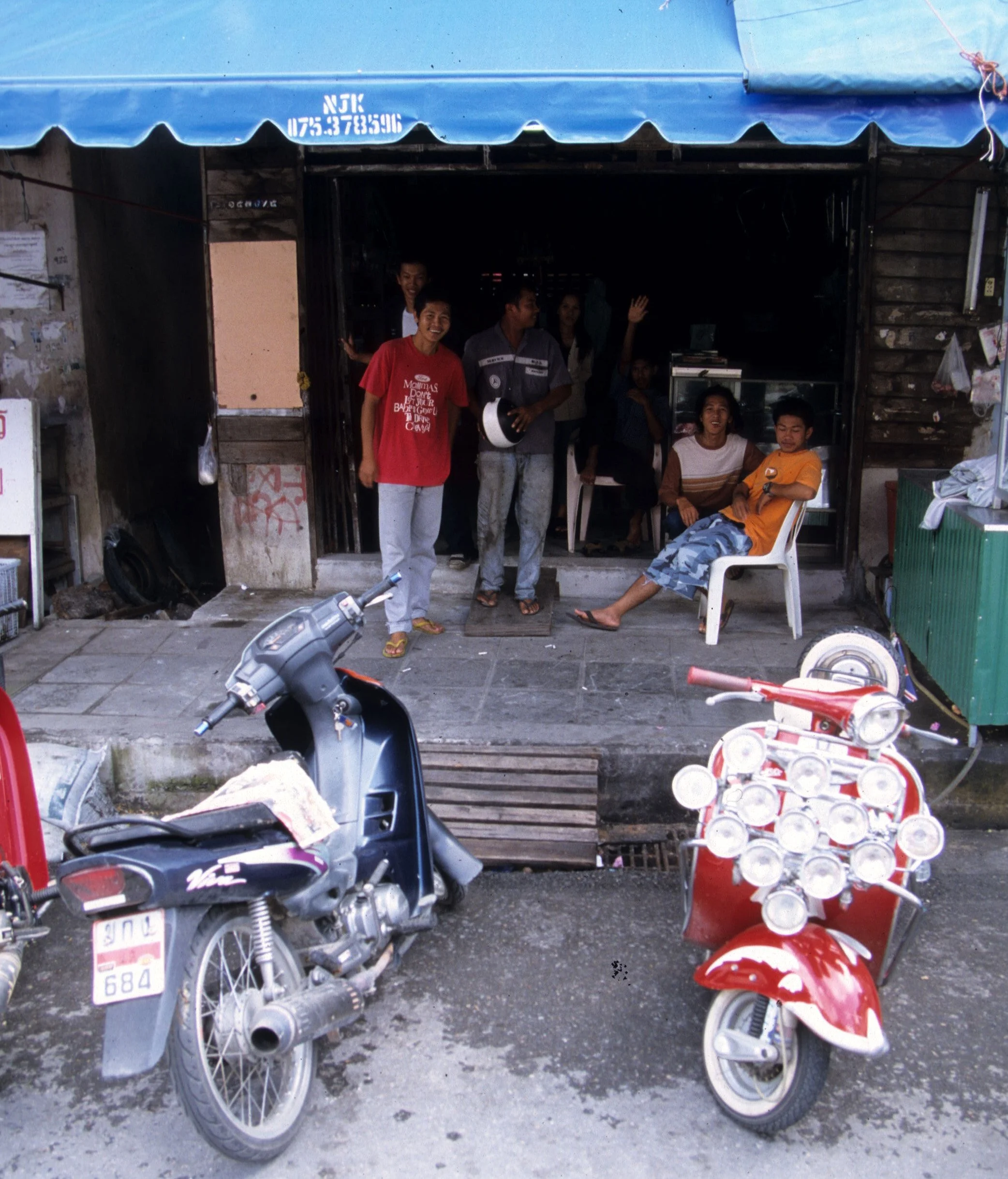 2009 Nakhonsithammarat Thailand with Family & Floods (22).jpg