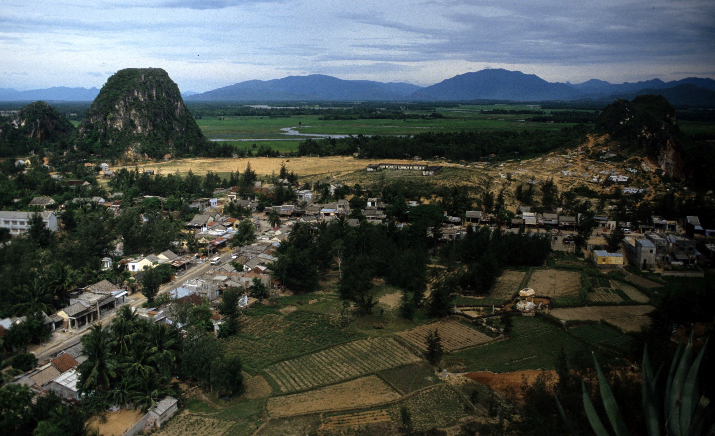 CENTRAL HIGHLANDS SCENERY.jpg