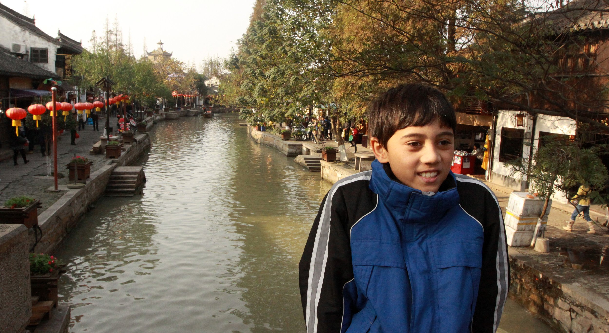 ZHUJIAJIAO WATER TOWN - NOVEMBER 20 2011 (4).JPG