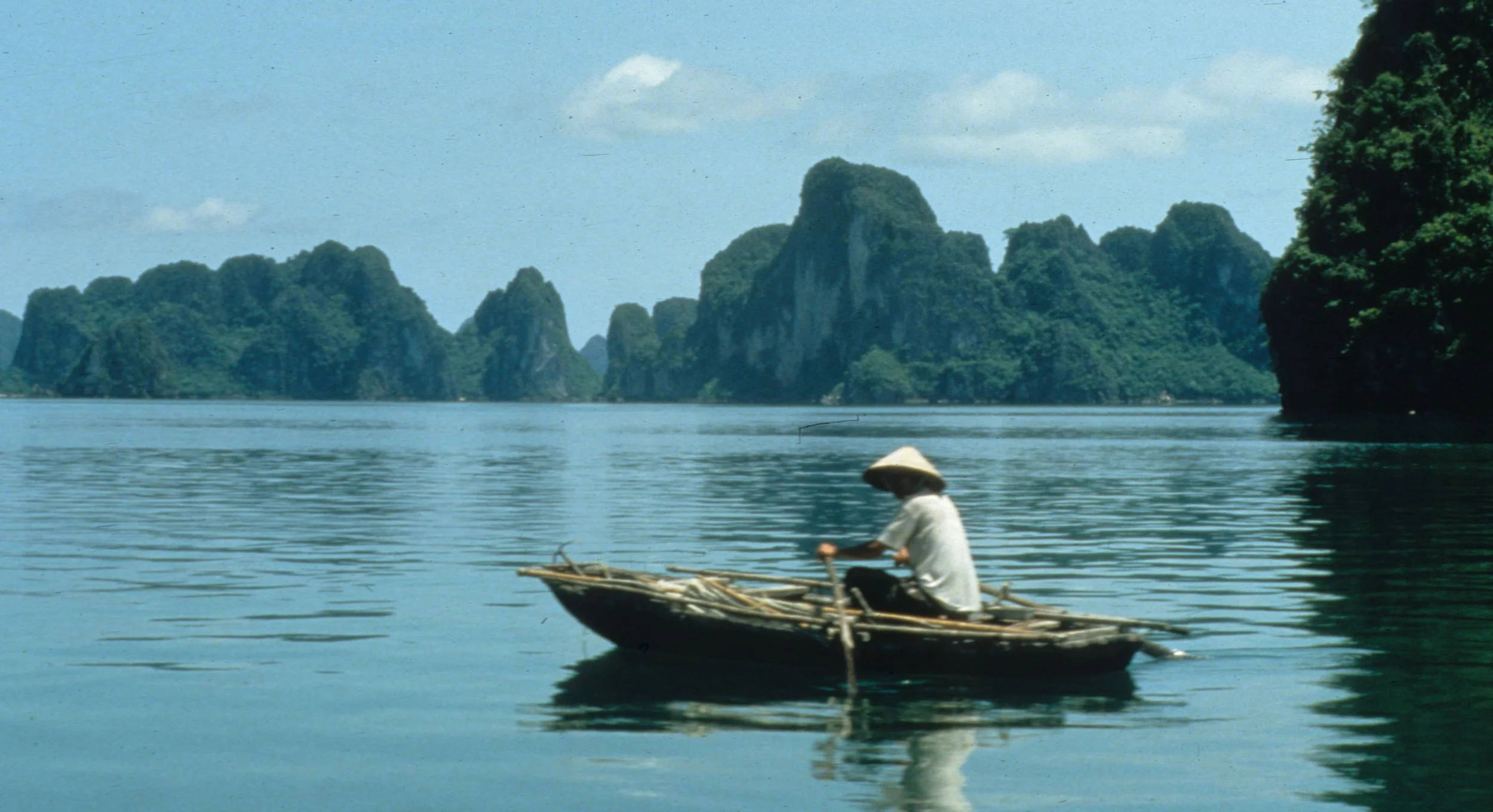 HALONG BAY - ROWING.jpg