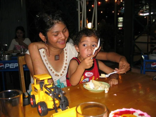 2005 Nakhonsithammarat with Family (26).jpg