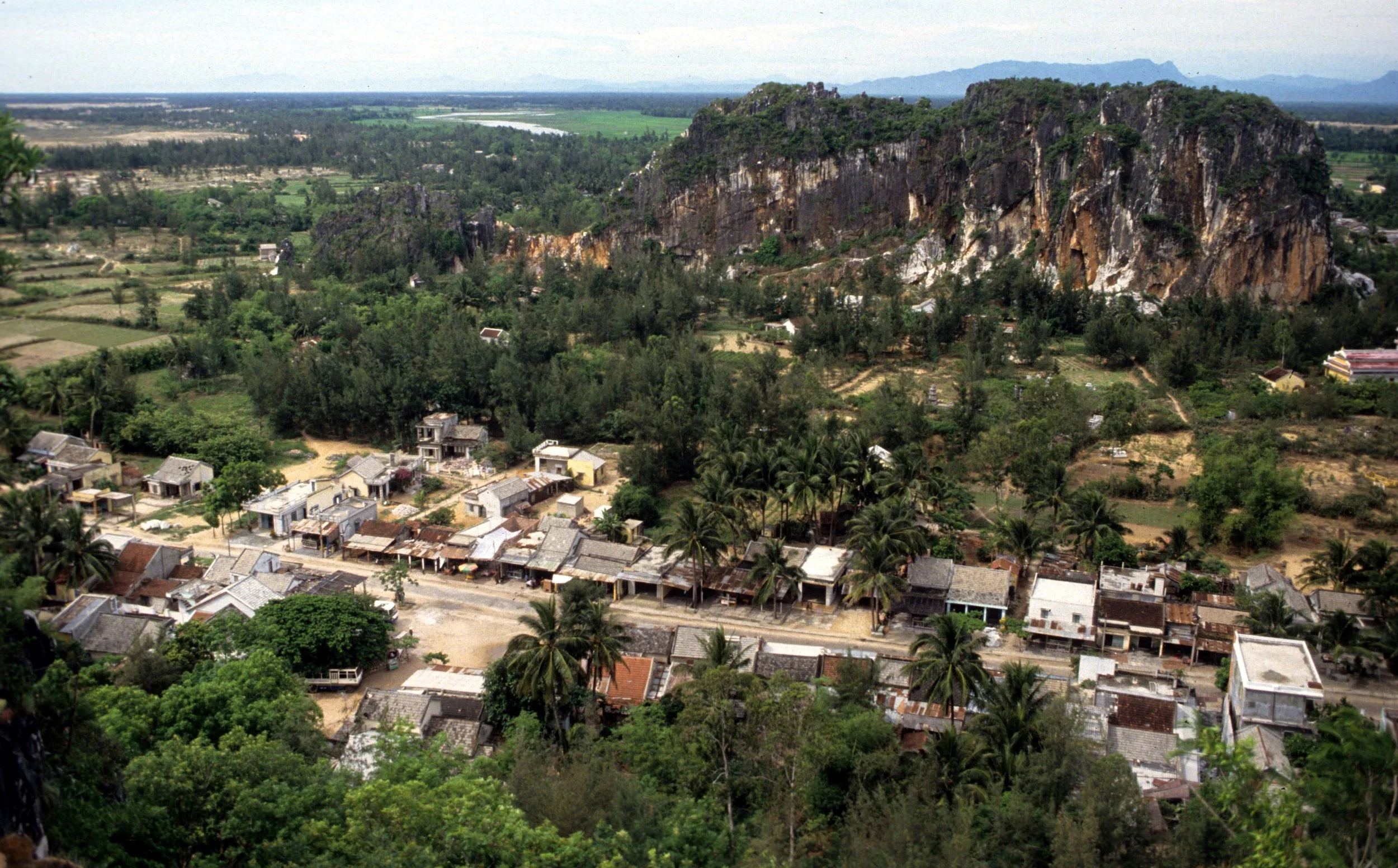 DANANG - MARBLE MOUNTAIN (2).jpg
