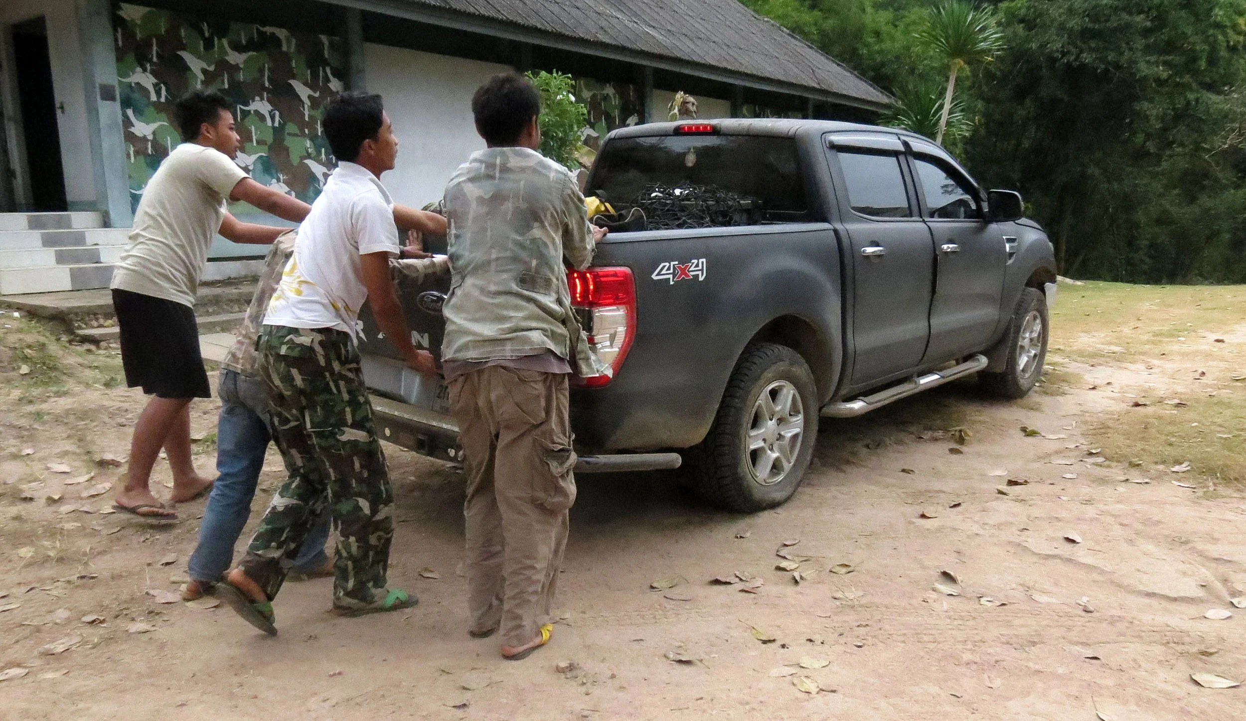 2014 Huai Kha Khaeng Bruce Kekule Trip (23).JPG