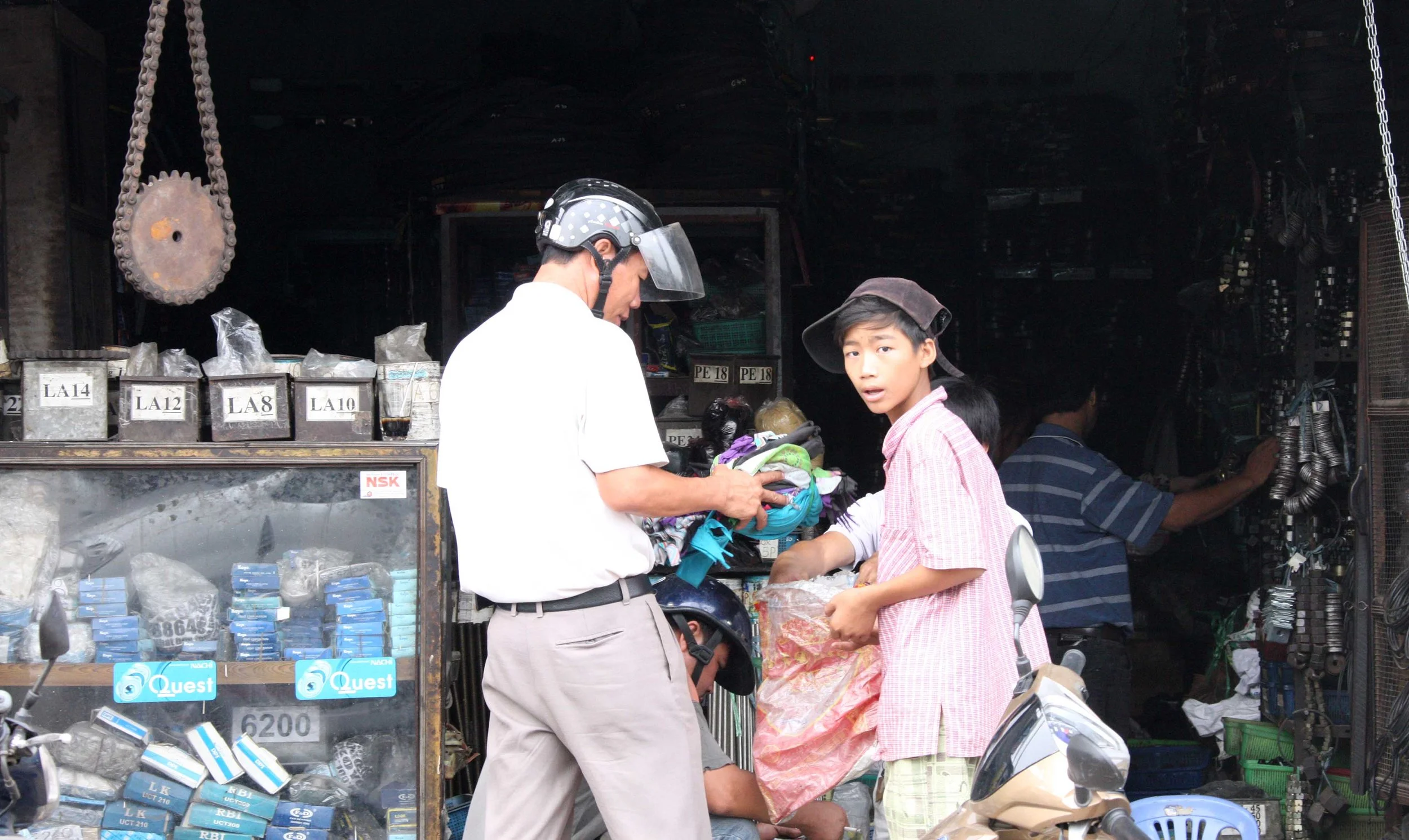 SAIGON - OUTSKIRTS - BIEN HOA (8).JPG