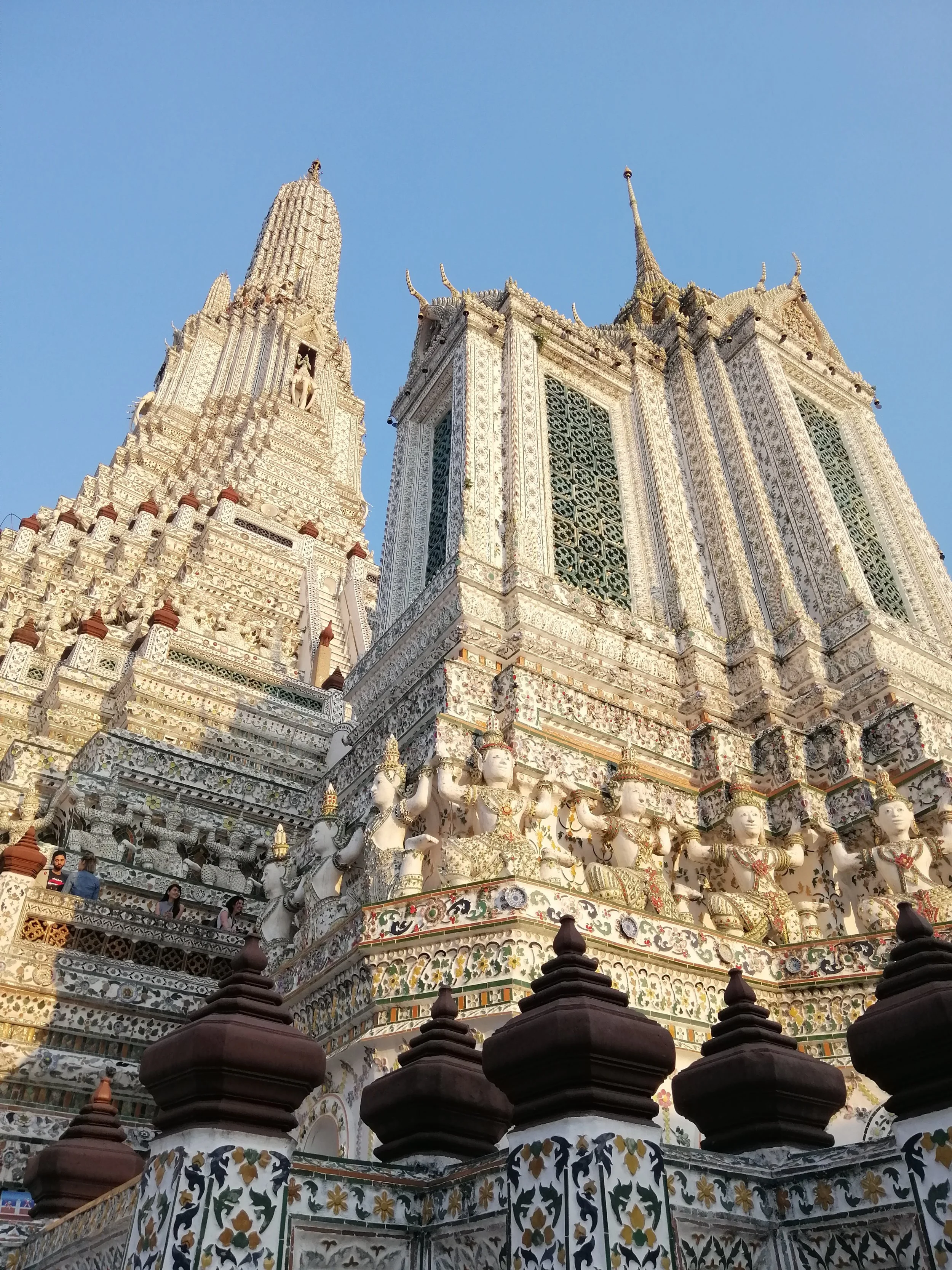 2018 Pics with Gift in Thailand (194).jpg