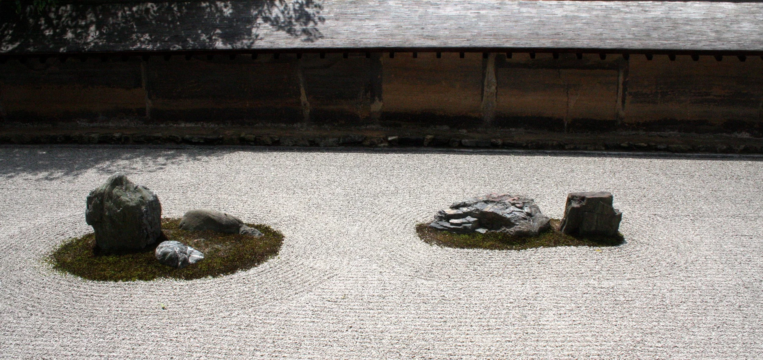 KYOTO - MAY 2009 - RYOANJI ROCK GARDEN (4).JPG