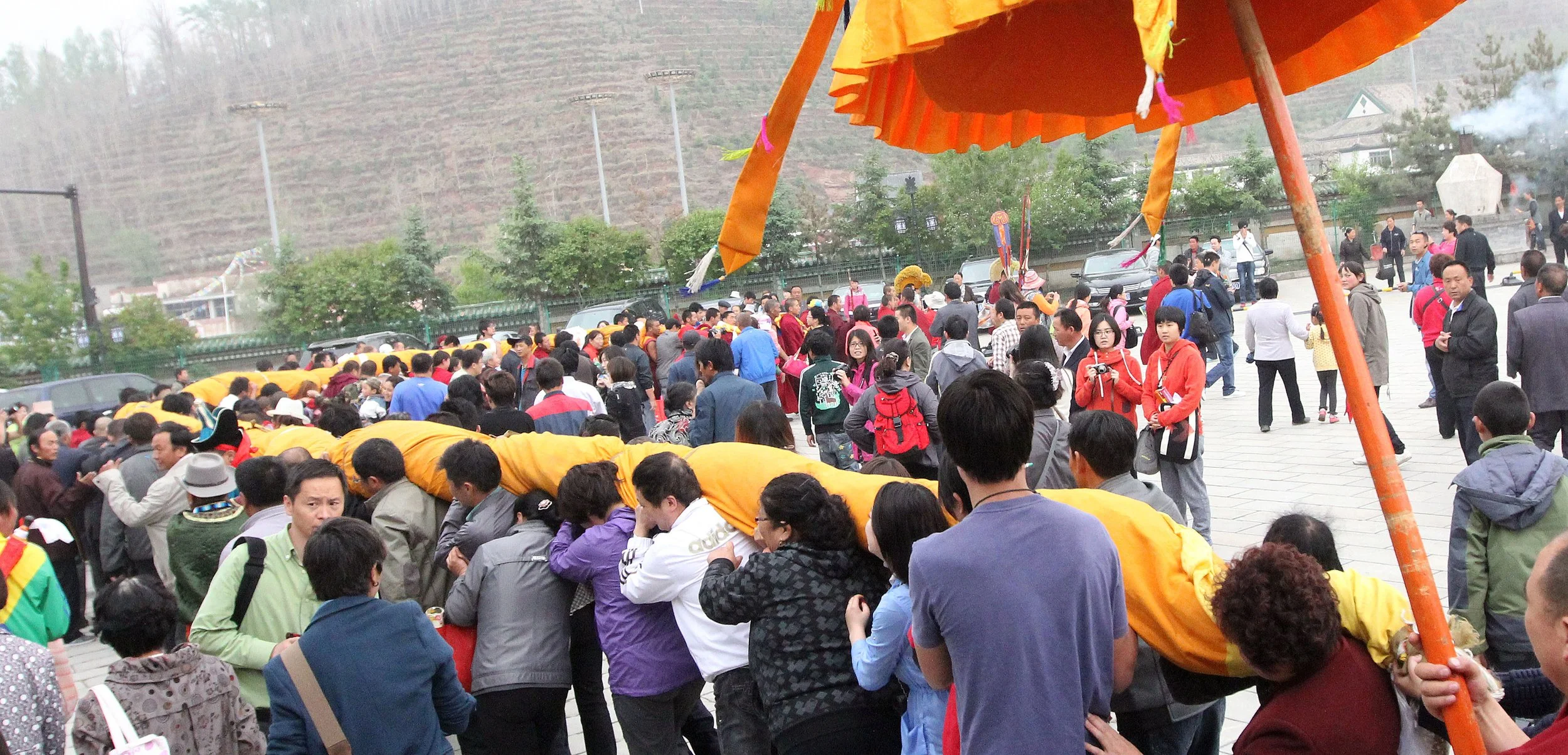 KUMBUM MONASTERY - QINGHAI - SUNNING BUDDHA FESTIVAL 2013 (141).JPG