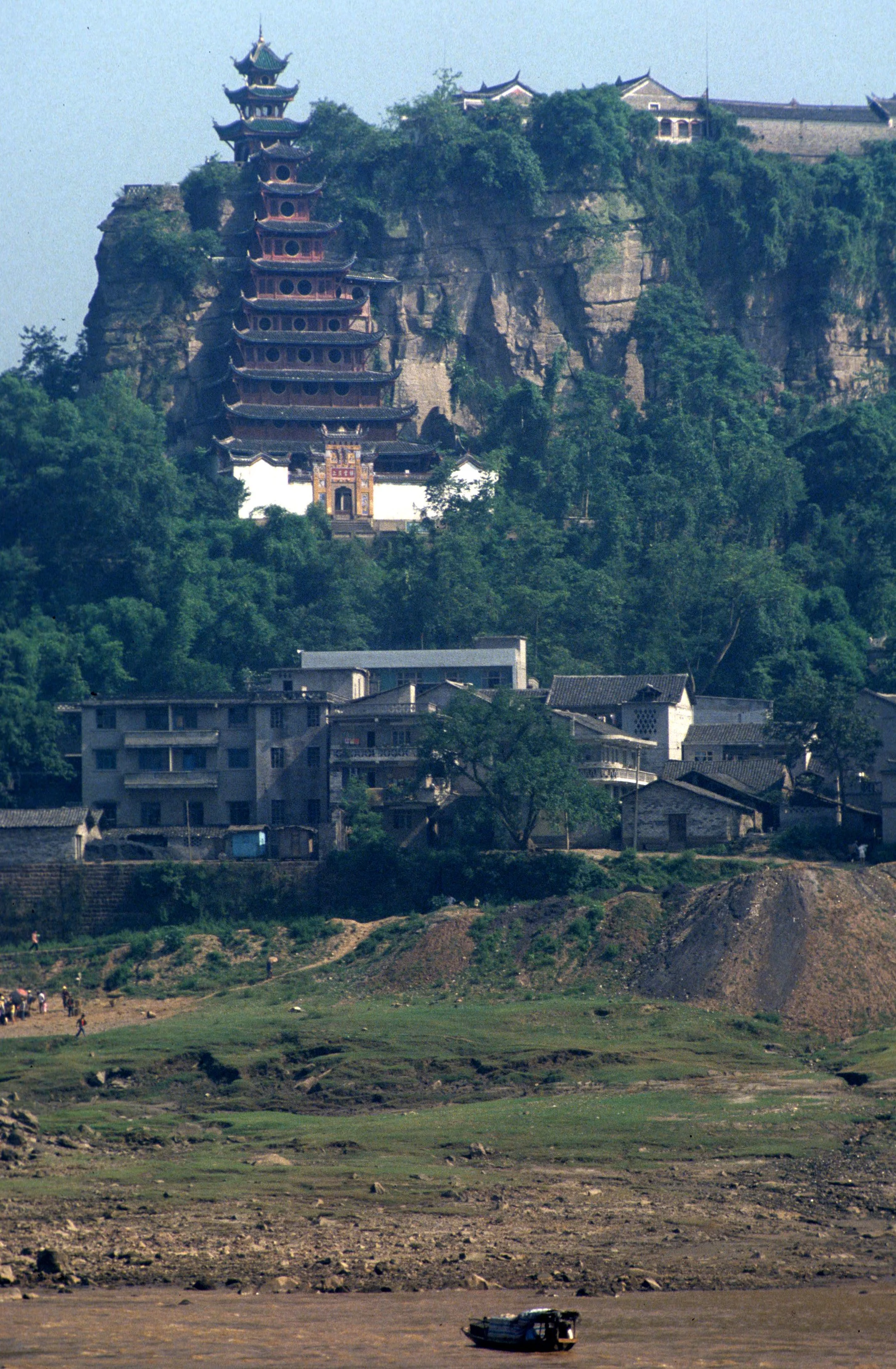 YANGTZE RIVER - SCENERY AND EVENTS (5).jpg