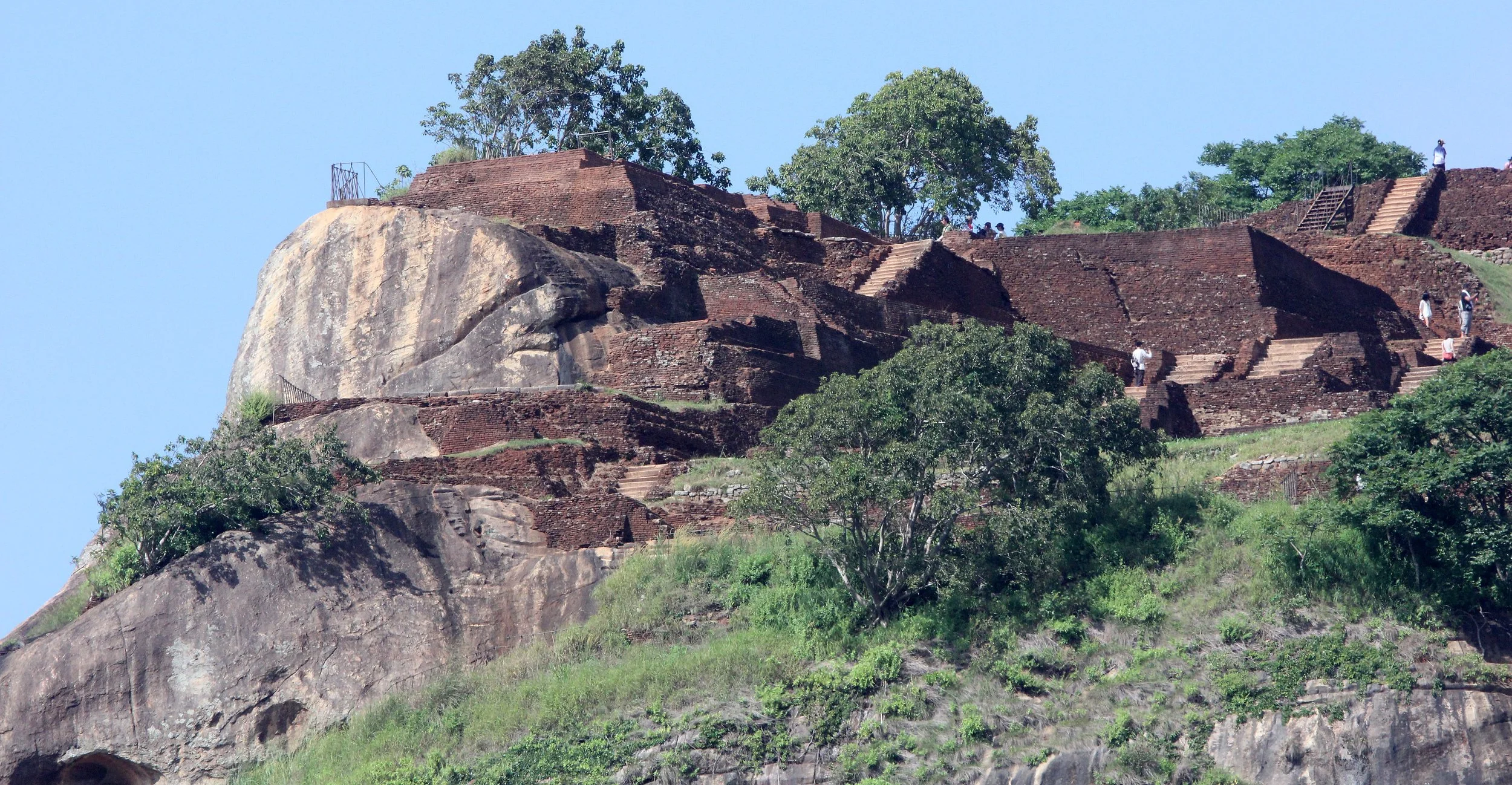 SIRIGIYA FOREST SRI LANKA FORTRESS ROCK (2).JPG