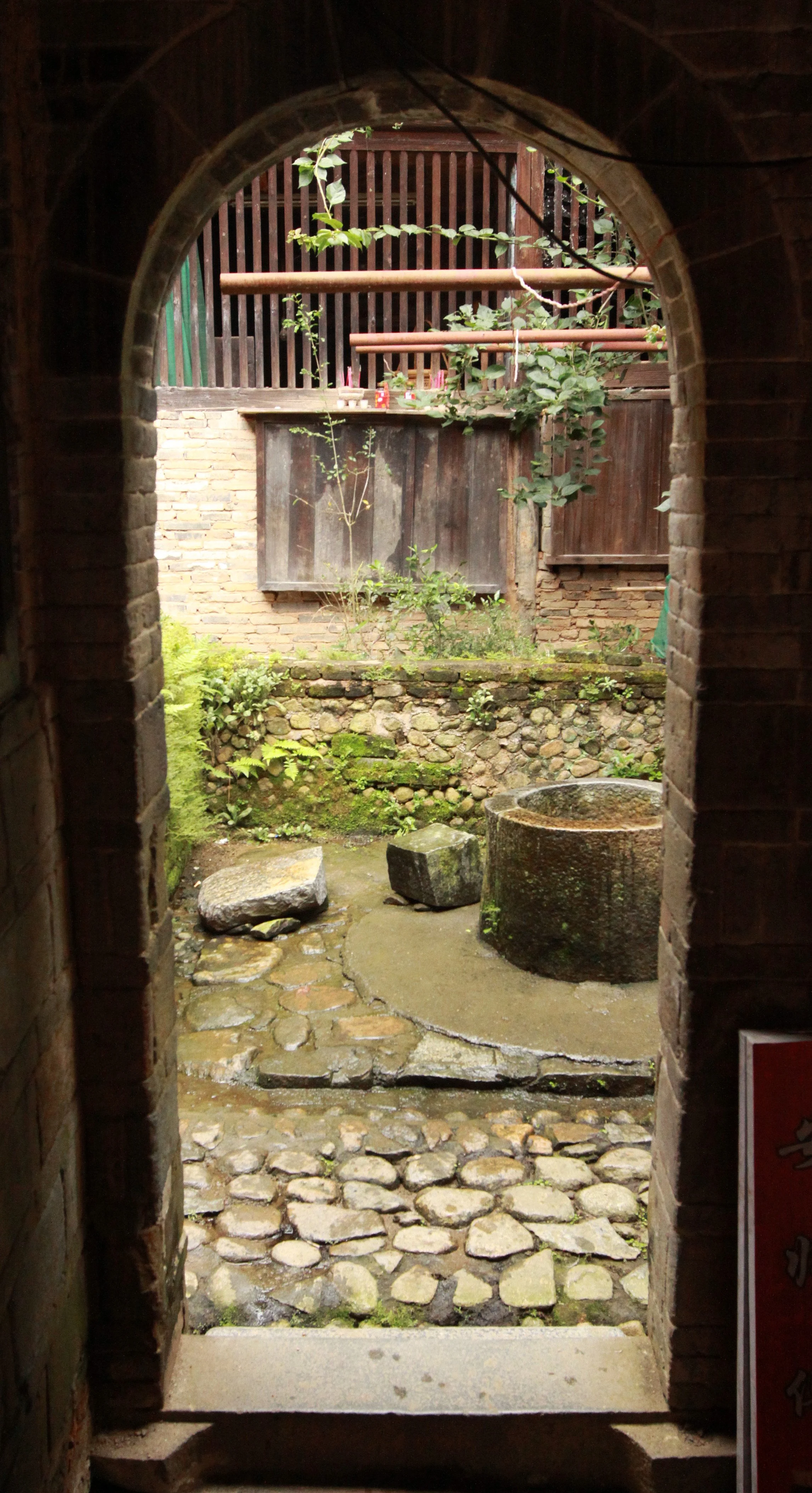 CHENGQILOU HAKKA VILLAGE - FUJIAN CHINA (90).JPG