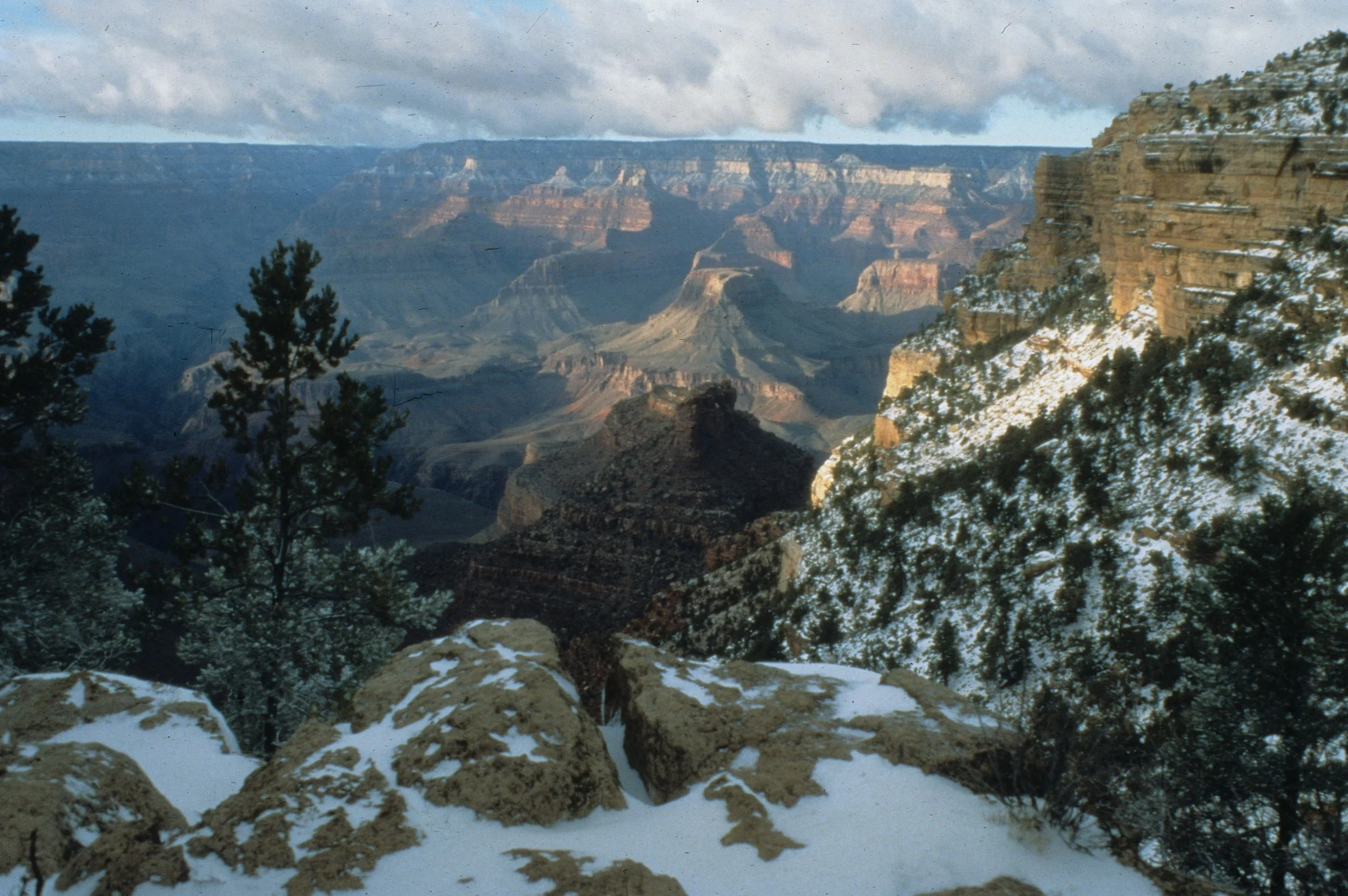 ARIZONA - GRAND CANYON IN WINTER.jpg