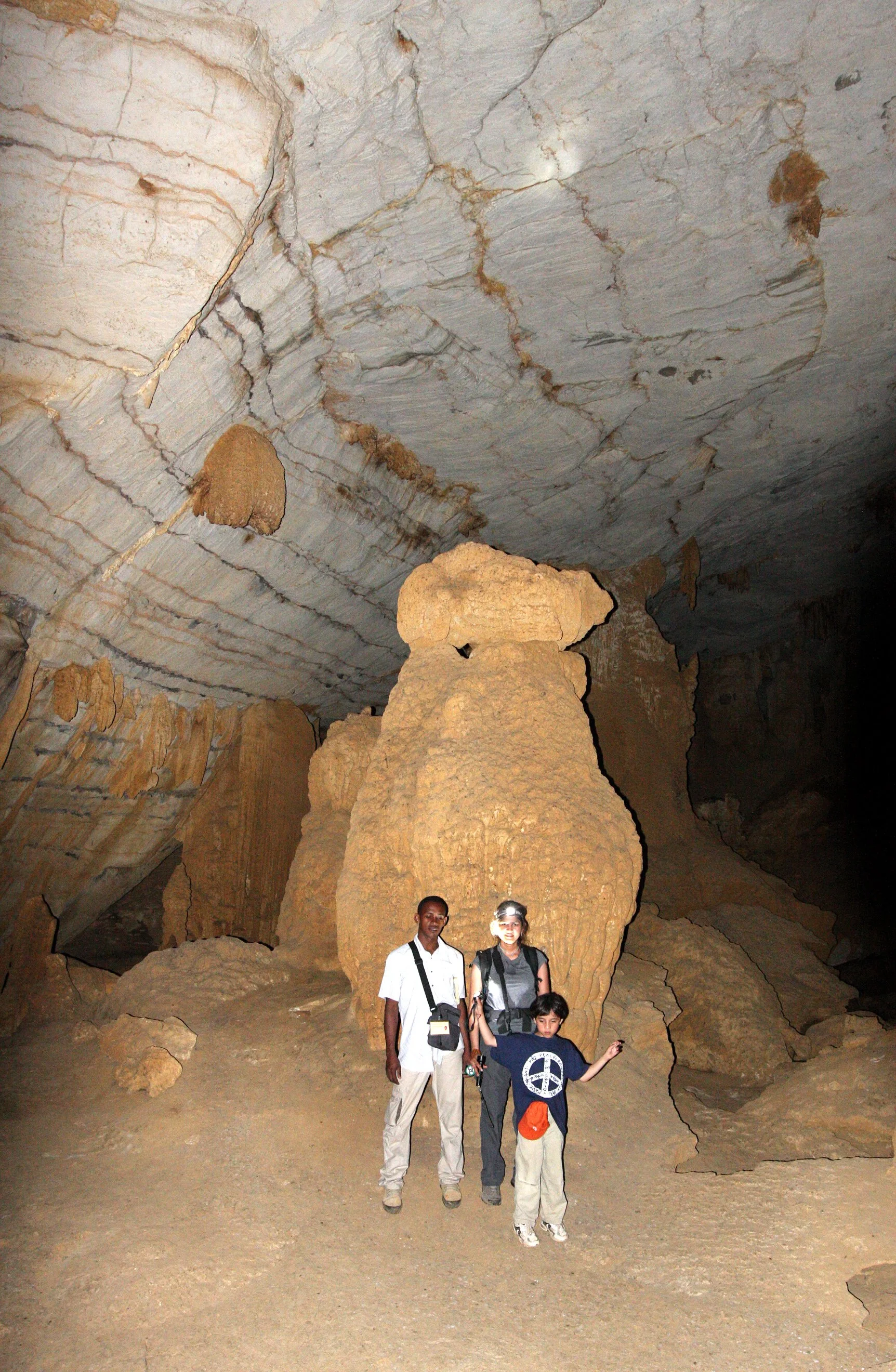 ANKARANA NATIONAL PARK MADAGASCAR - GIANT BAT CAVE (6).JPG