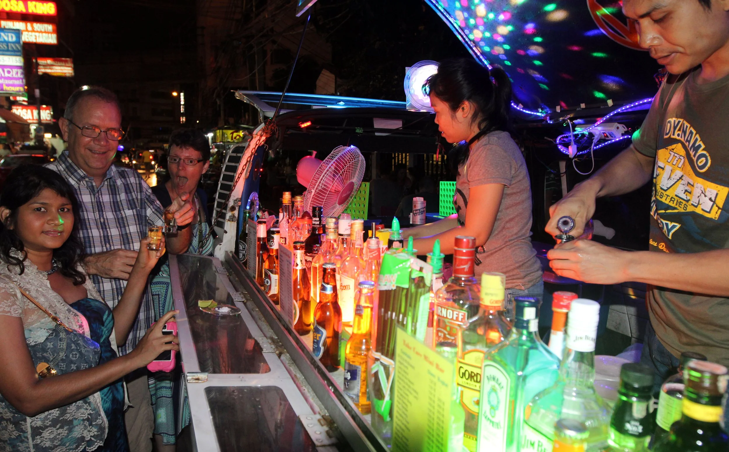 2014 Night out in Bangkok with Cokie & Som and Phil & Shelley Summer Travels (1).JPG