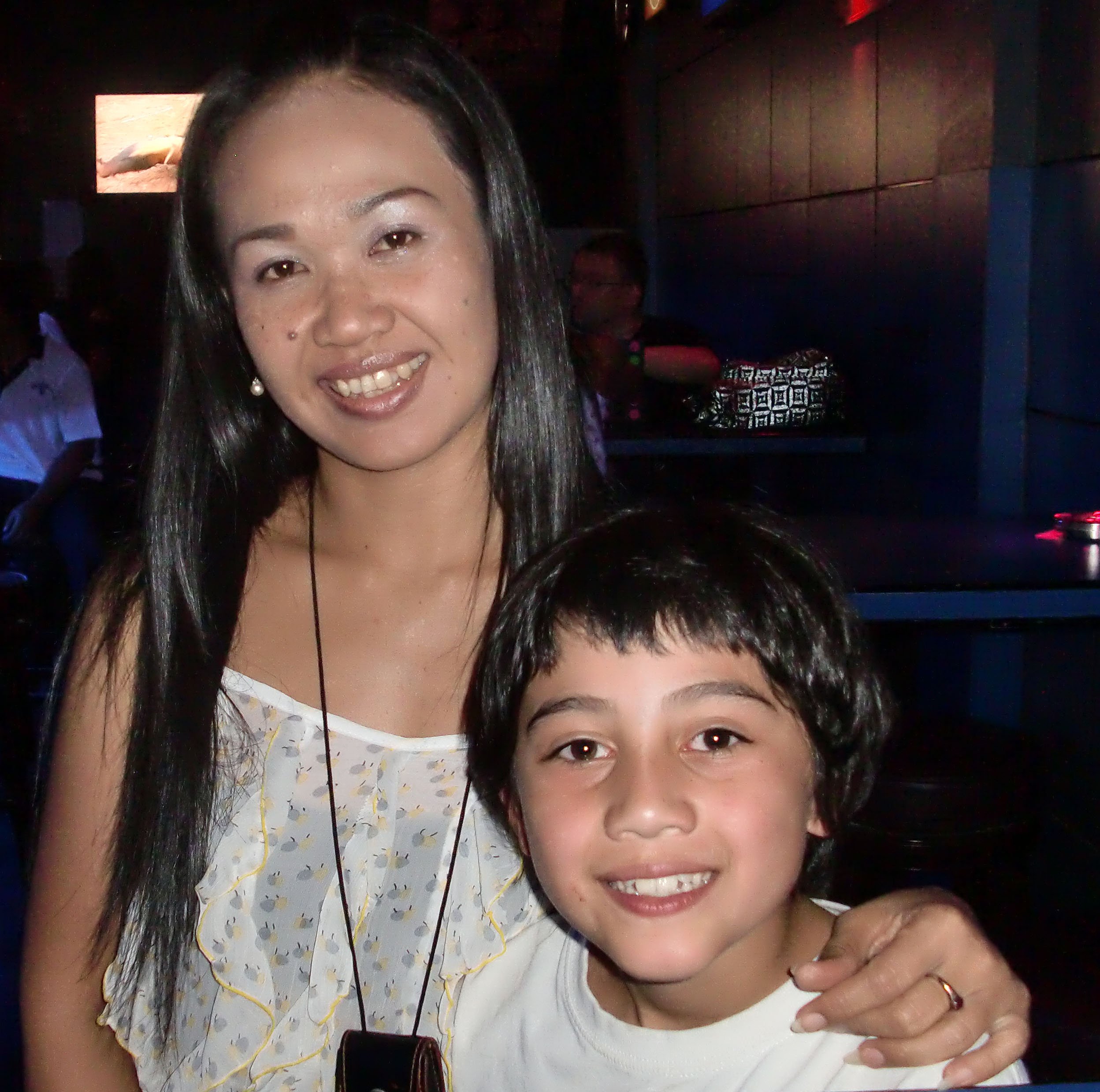 2010 Bangkok Soi Cowboy with Friends and Family (44).JPG