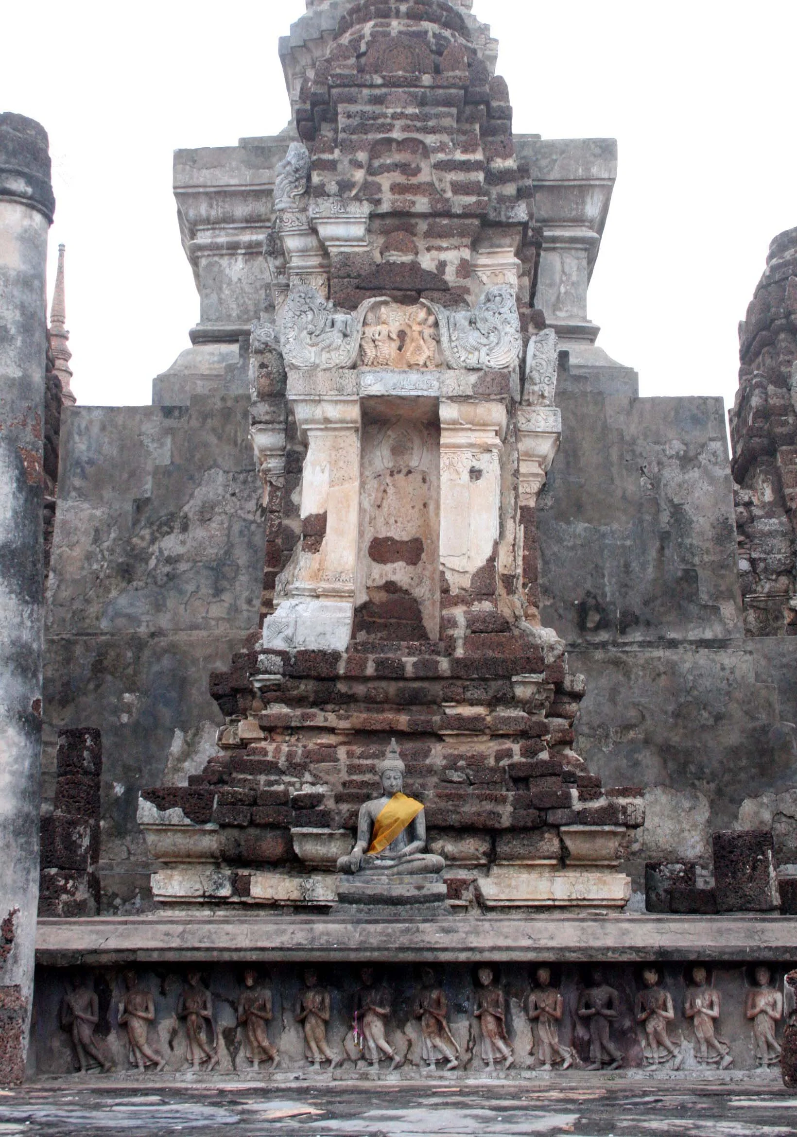 SUKHOTHAI - WAT MAHATHAT - CHRISTMAS IN THAILAND TRIP 2008.JPG