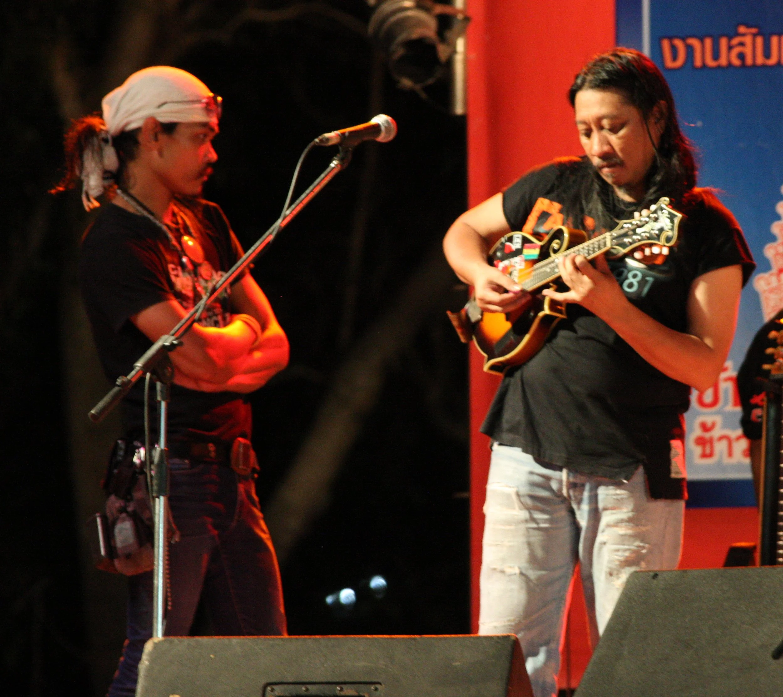 2010-7-18 CARRABAO CONCERT IN NAKHONSITHAMMARAT (50).JPG