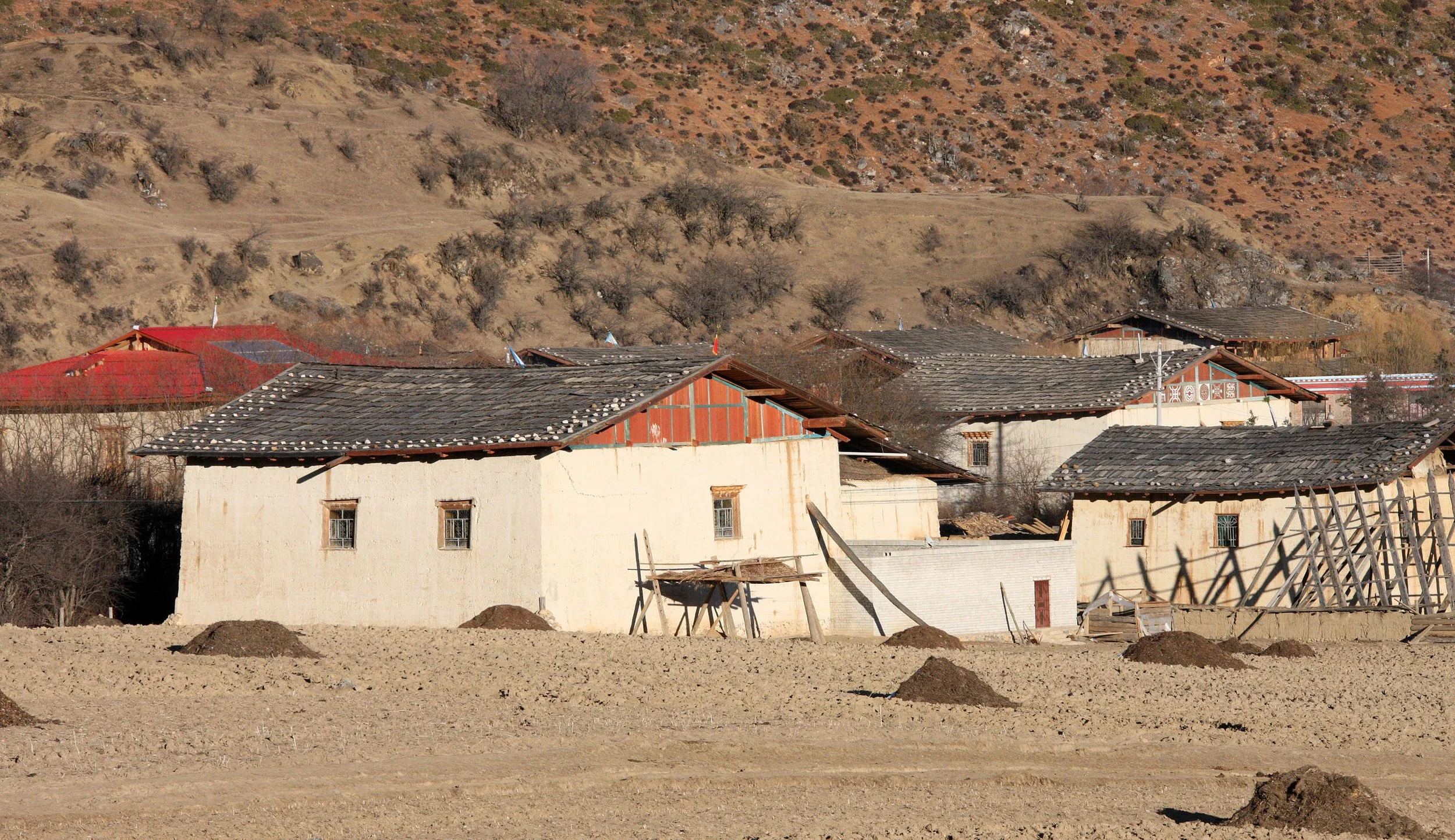 YUNNAN - TIBETAN VILLAGES NEAR NAPAHAI & SHANGRILA (16).JPG