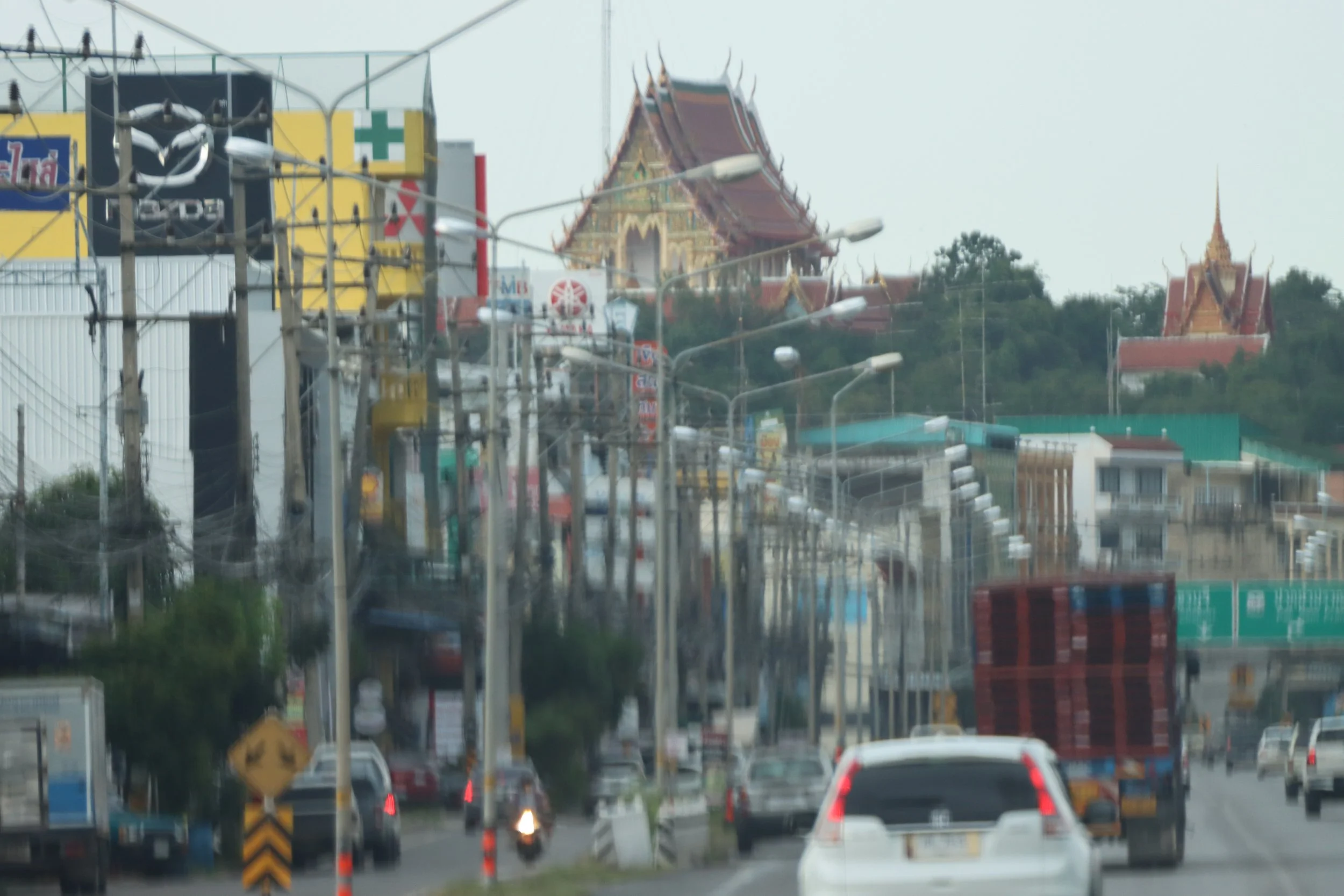 2020 Petchaburi Passing Through at Full Speed (10).JPG