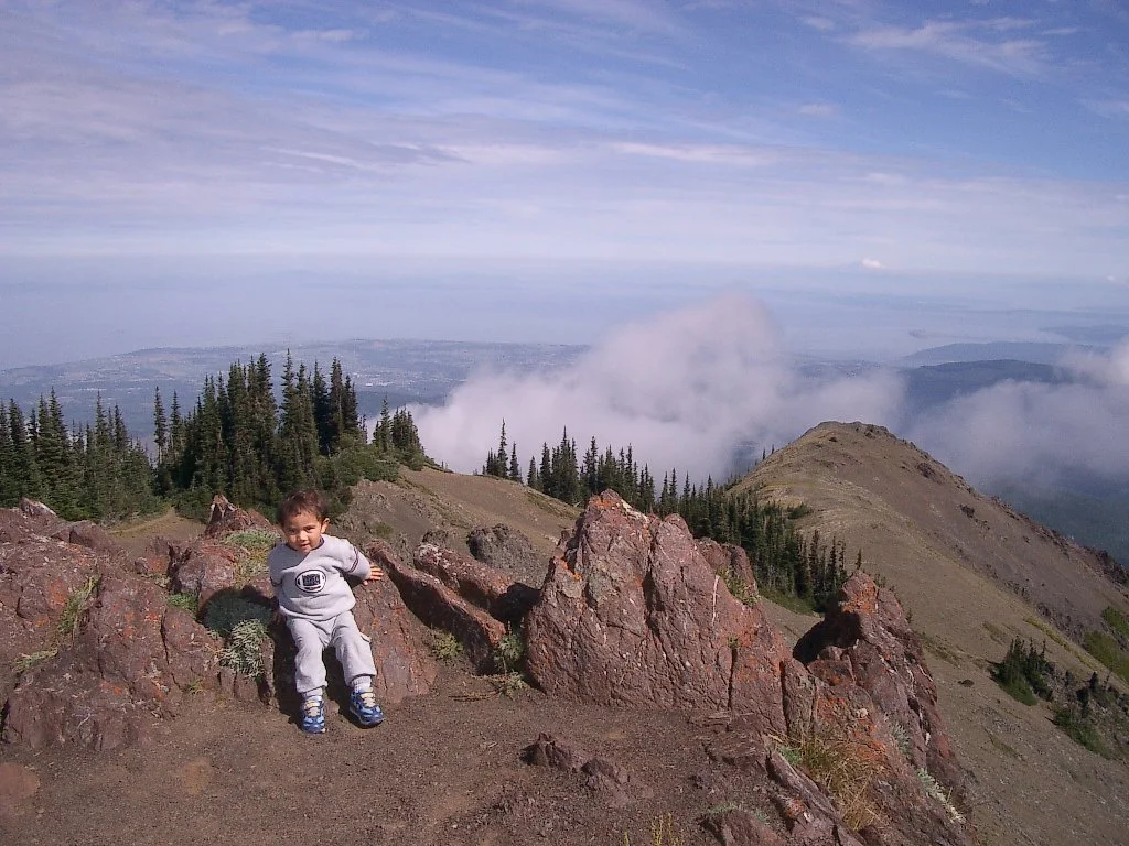 2004-9-6 HIKING UP TO MOUNT ANGELES HURRICANE RIDGE (5).JPG