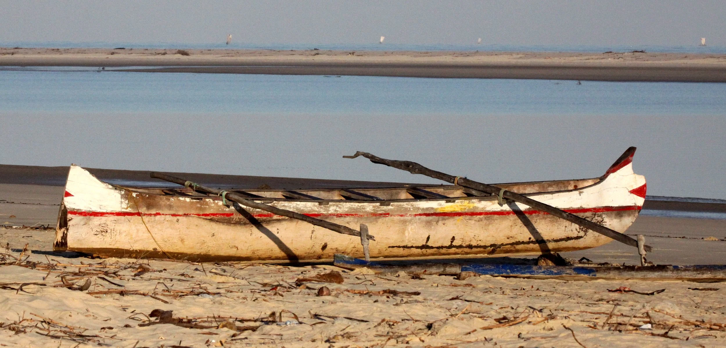 MORONDAVA - BEACH SCENES - MADAGASCAR (22).JPG