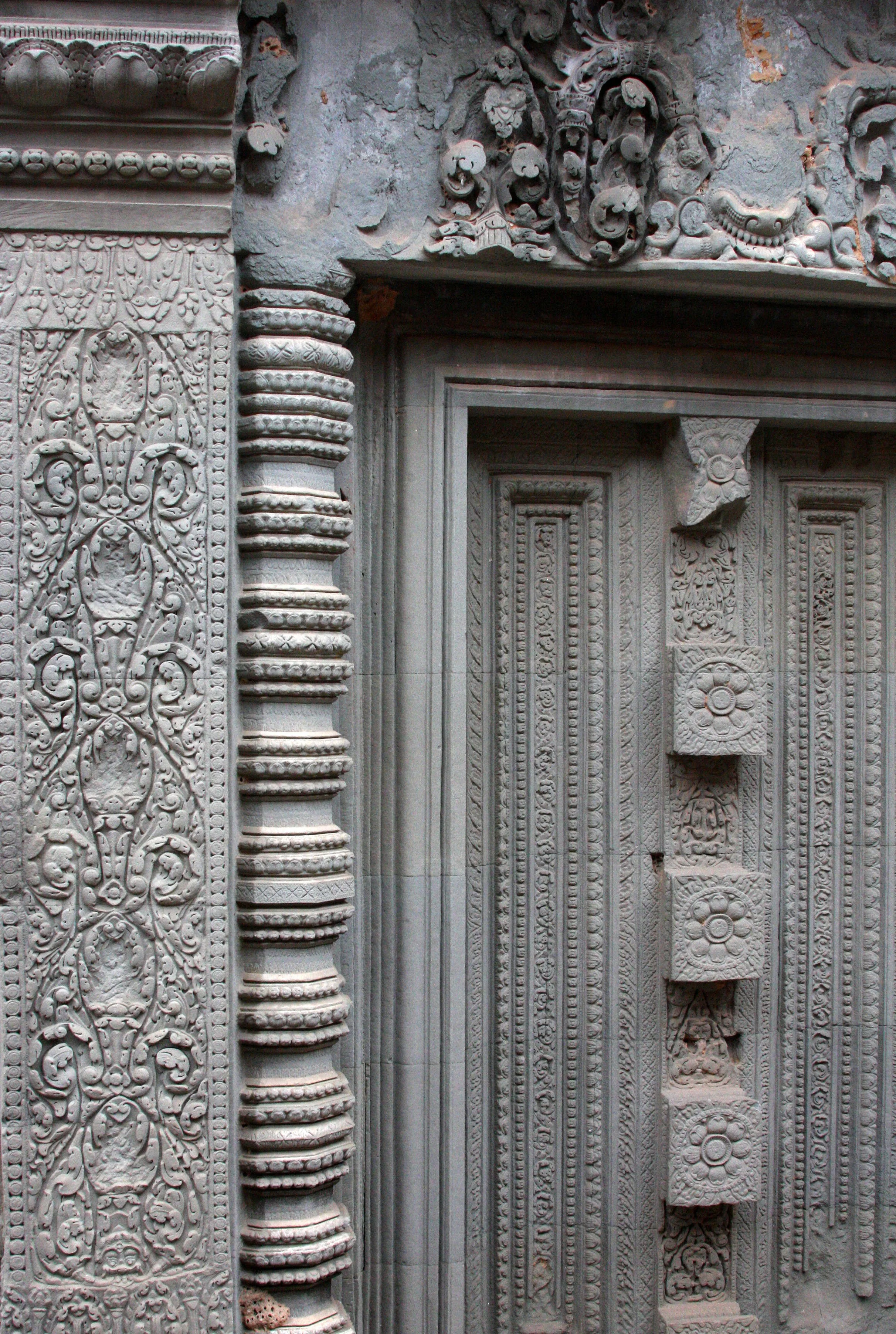 BANTEAY SREI TEMPLE CAMBODIA - JULY 2010 (44).JPG