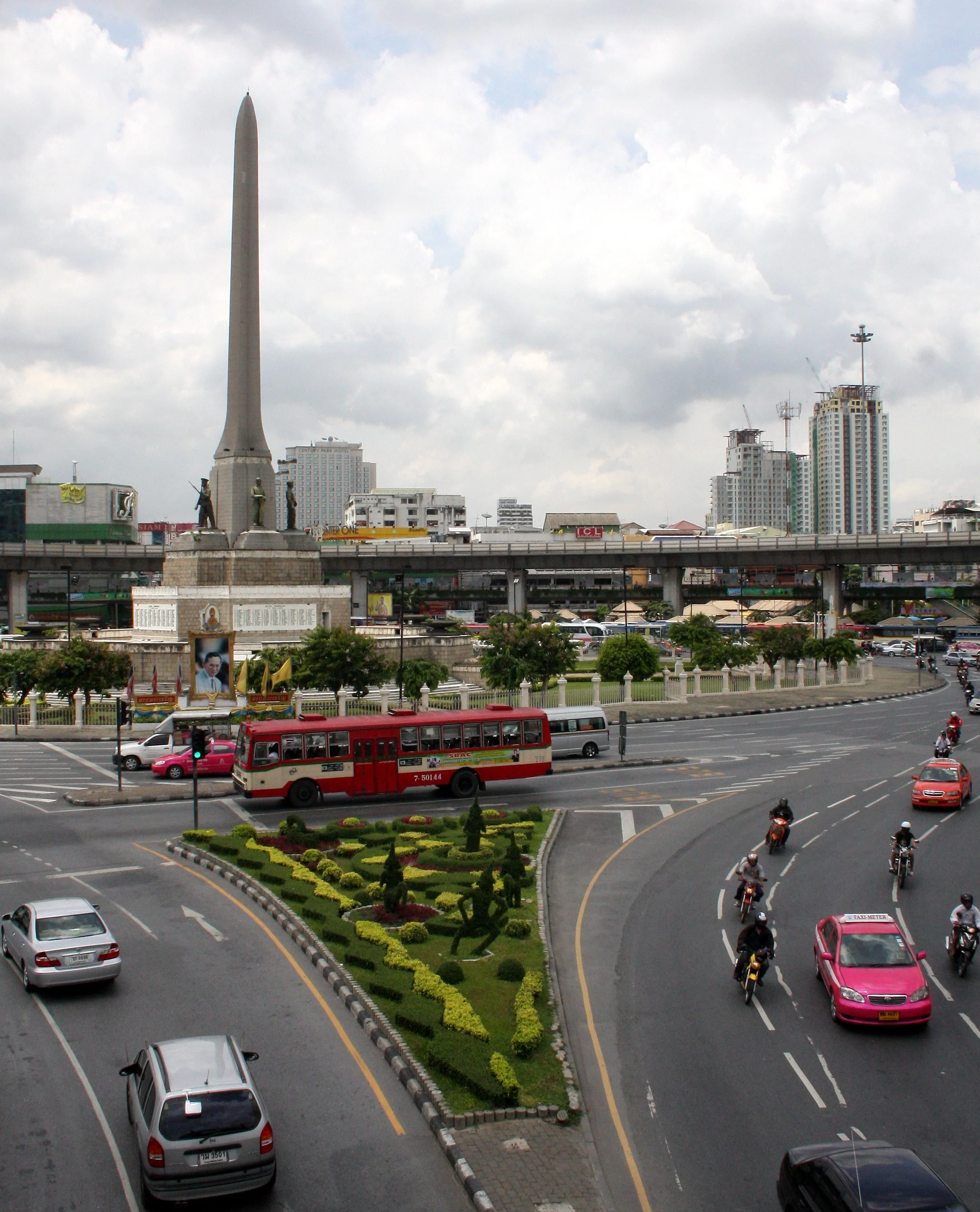 2008 Bangkok Scenes & Thonburi Canals (13).JPG