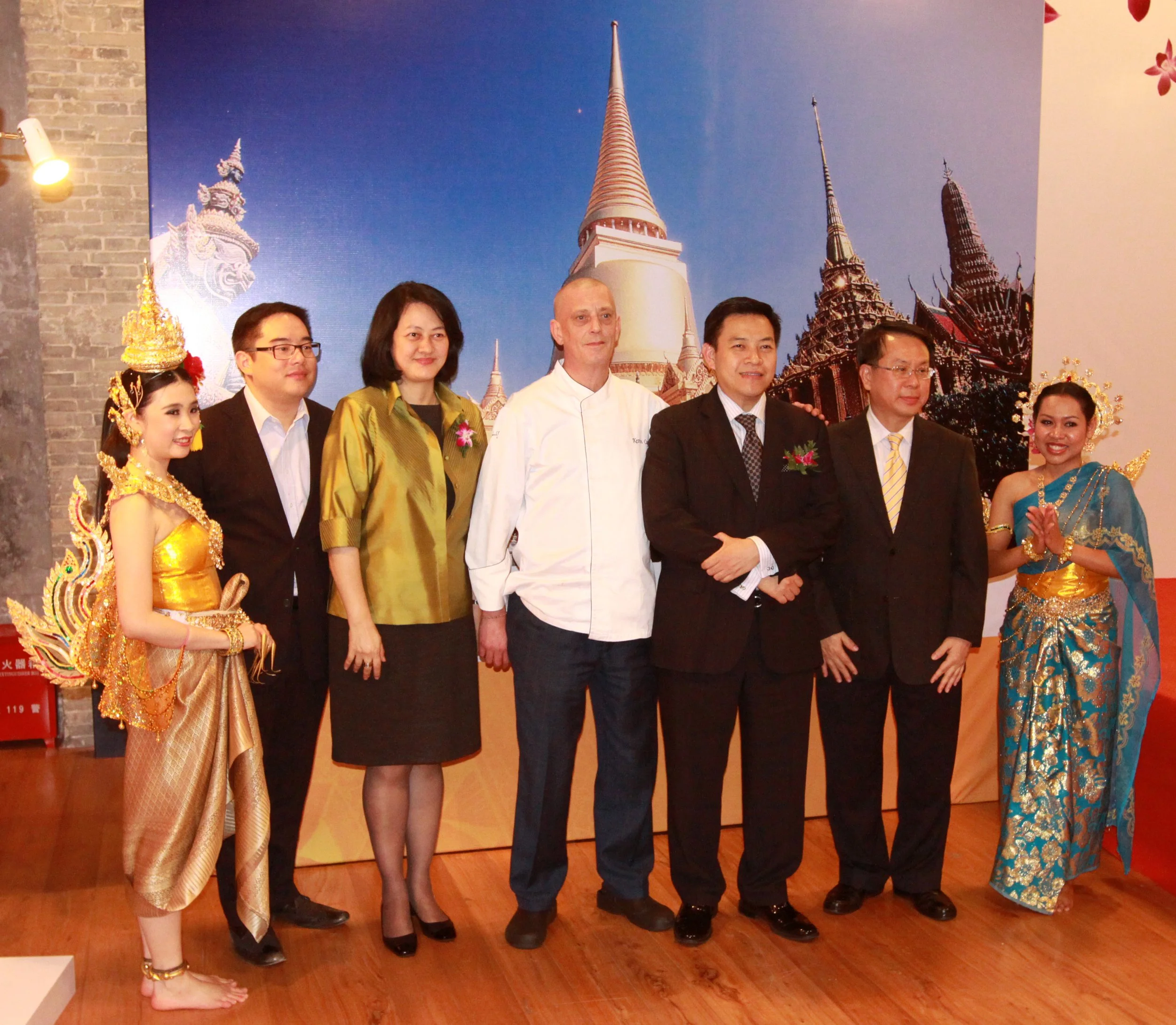 THAI CONSULATE DINNER AND BENEFIT (126).JPG