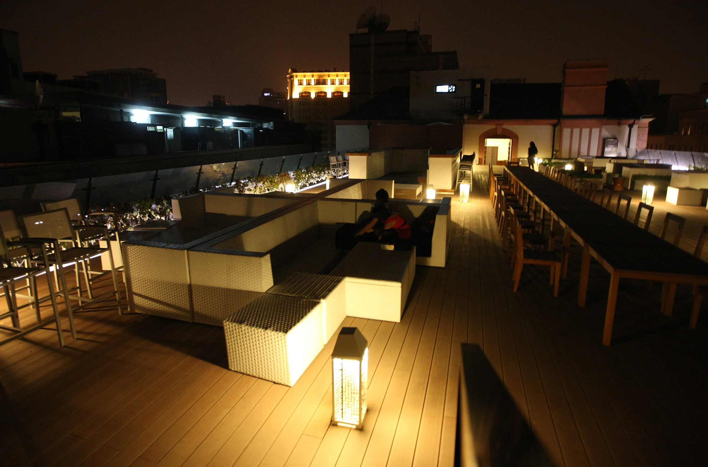 2011-4-29 NIGHT AT SHOOK AT 19 BUND SHANGHAI (253).JPG