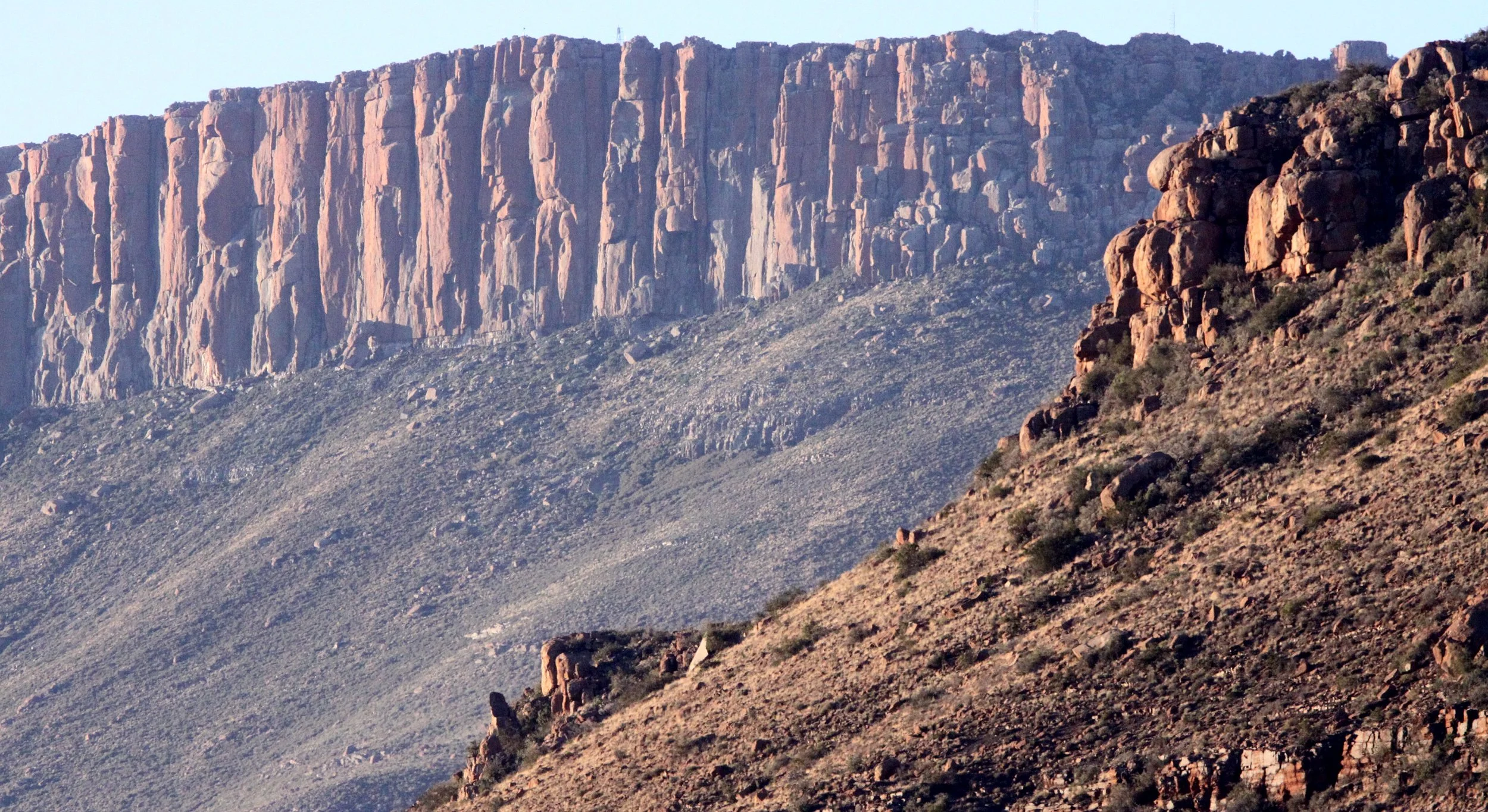 KAROO NATIONAL PARK SOUTH AFRICA - VIEWS OF THE RIDGE.JPG