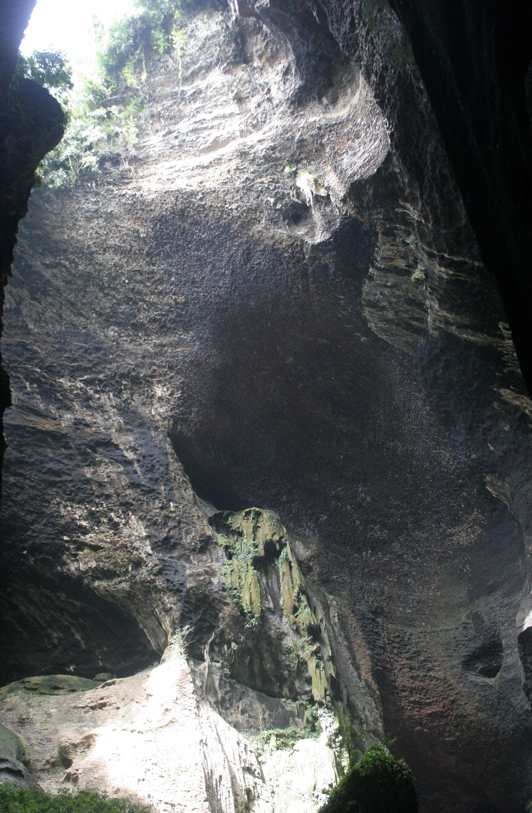 GAMONTONG CAVES BORNEO - VIEWS OF (17).JPG