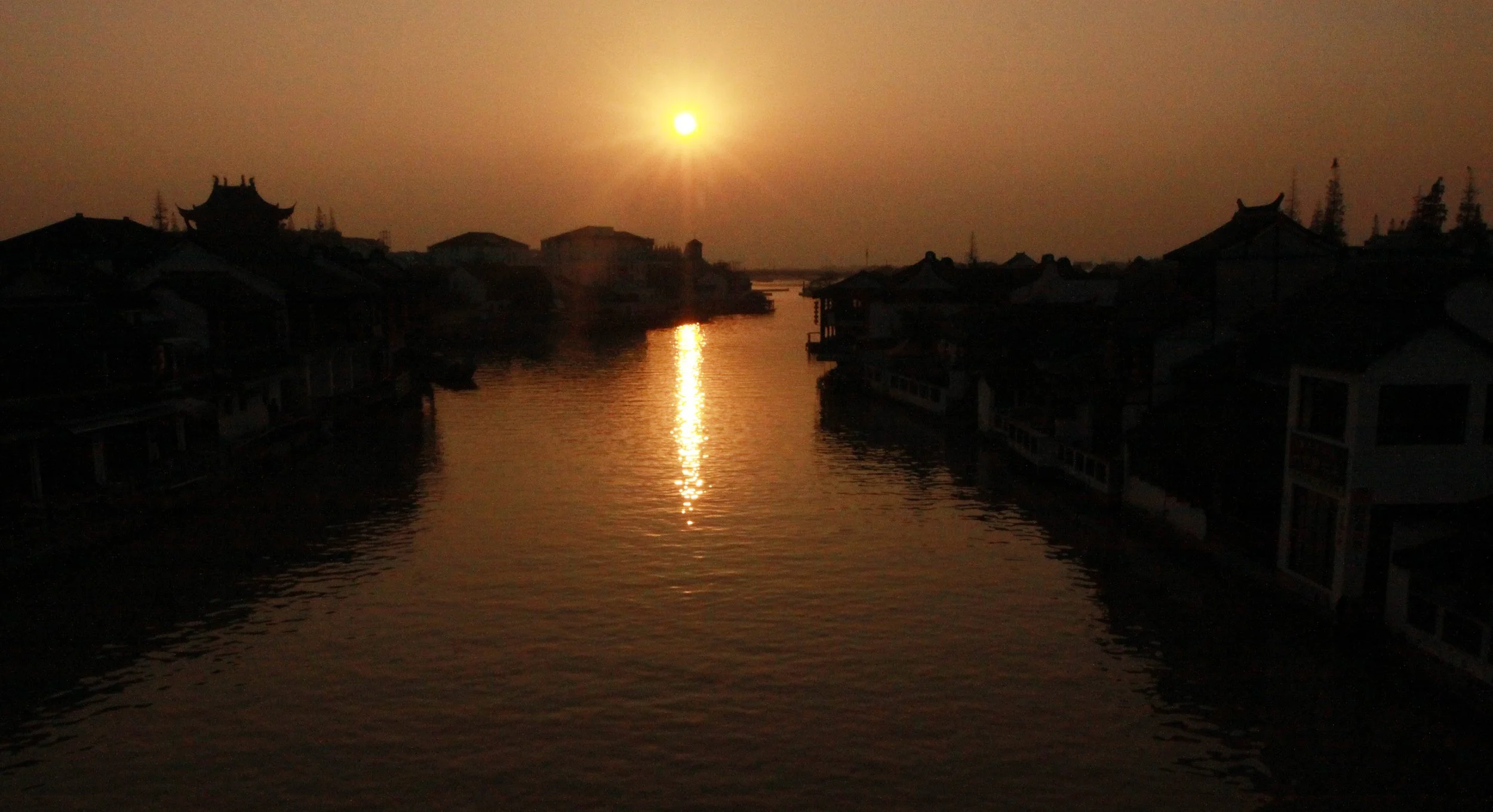 ZHUJIAJIAO WATER TOWN - NOVEMBER 20 2011 (207).JPG