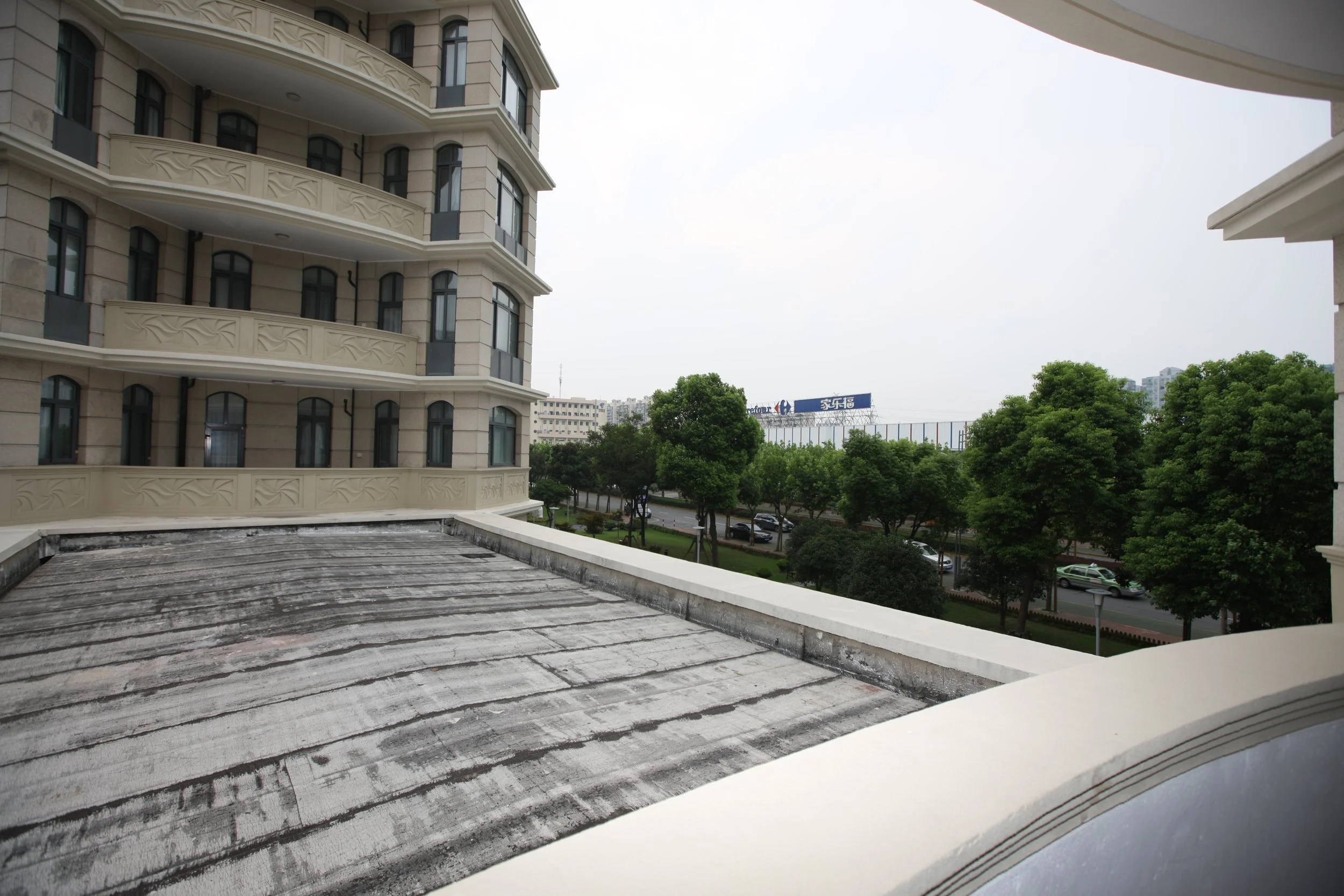 SHANGHAI - JINQIAO PUDONG GREEN COURT II - OUR APARTMENT! - DECKS AND VIEWS FROM DECKS (5).JPG