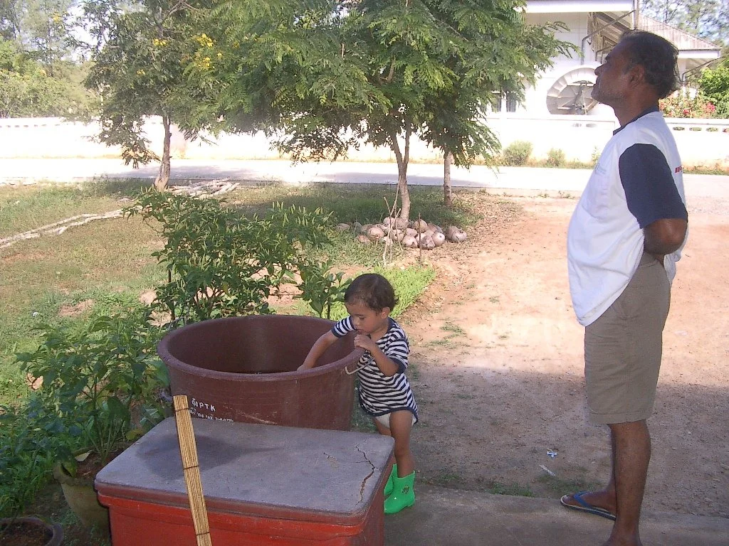 KOH LANTA - SEARCH FOR PROPERTY - 2004 (2).JPG