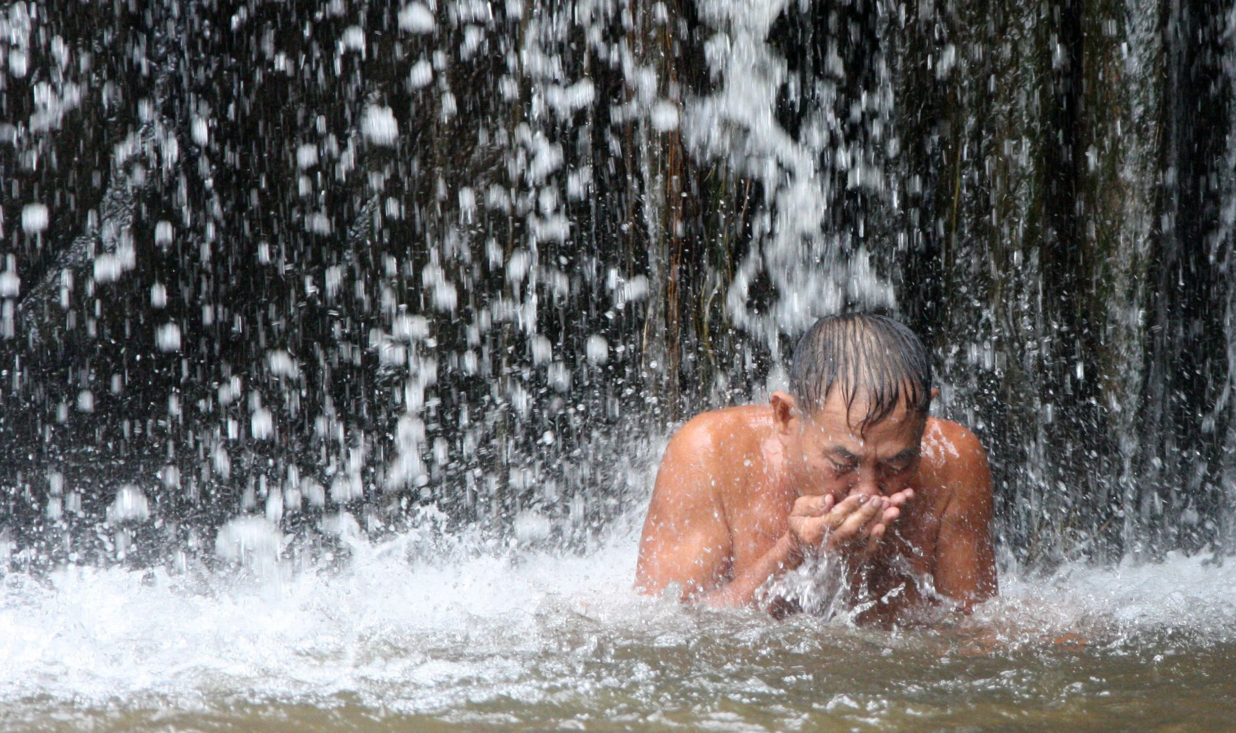 KULEN MOUNTAIN CAMBODIA - 1000 LINGHA RIVER (36).JPG
