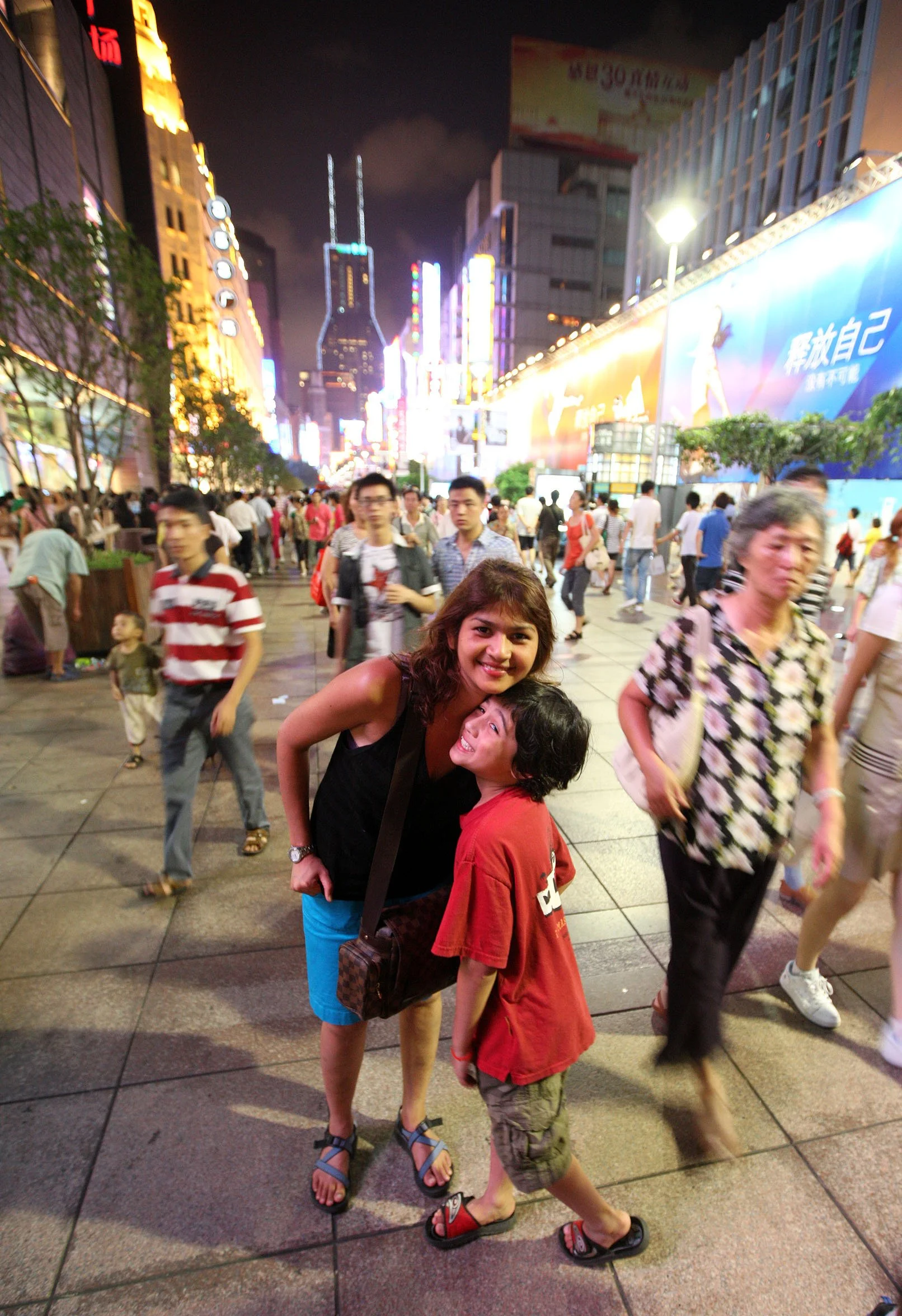 SHANGHAI NIGHT OUT - NANJING ROAD IN AUGUST (39).JPG